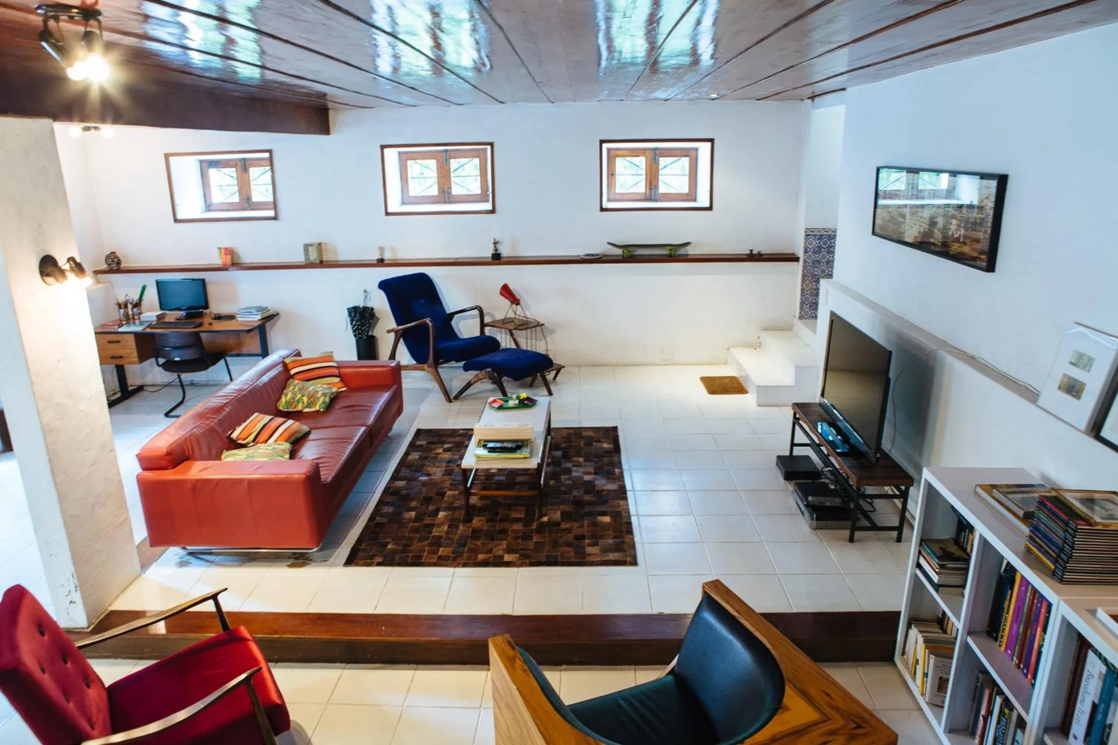 Communal lounge/ TV room in Villa Laurinda