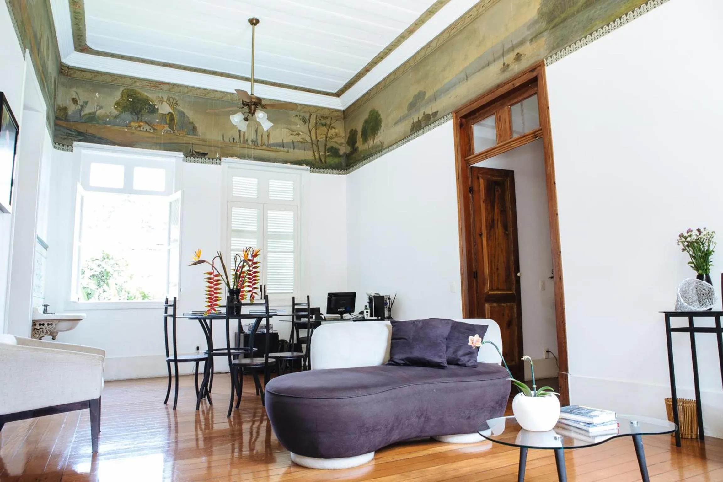 Communal lounge/ TV room in Villa Laurinda