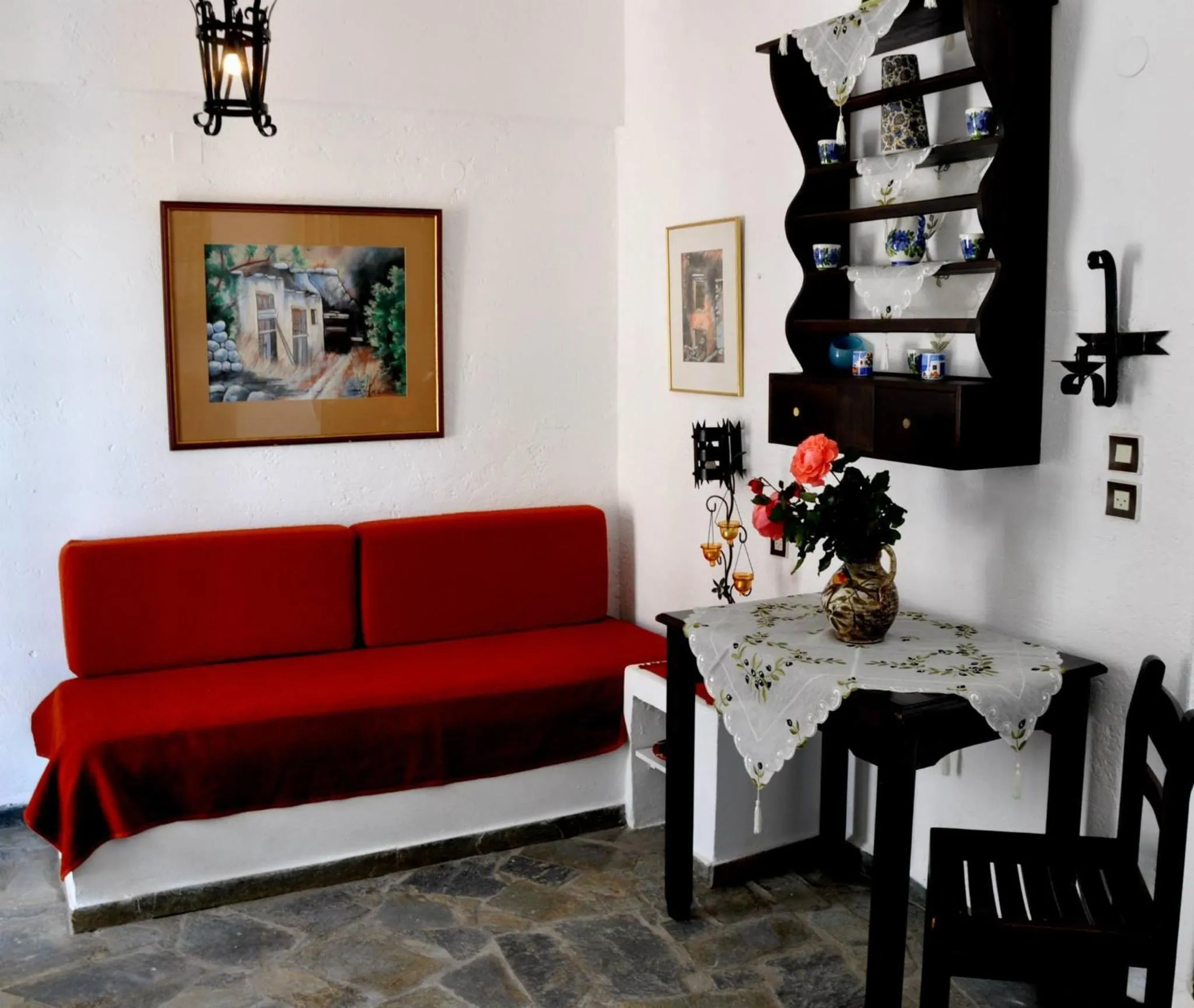 Living room in Heliotrope Apartments
