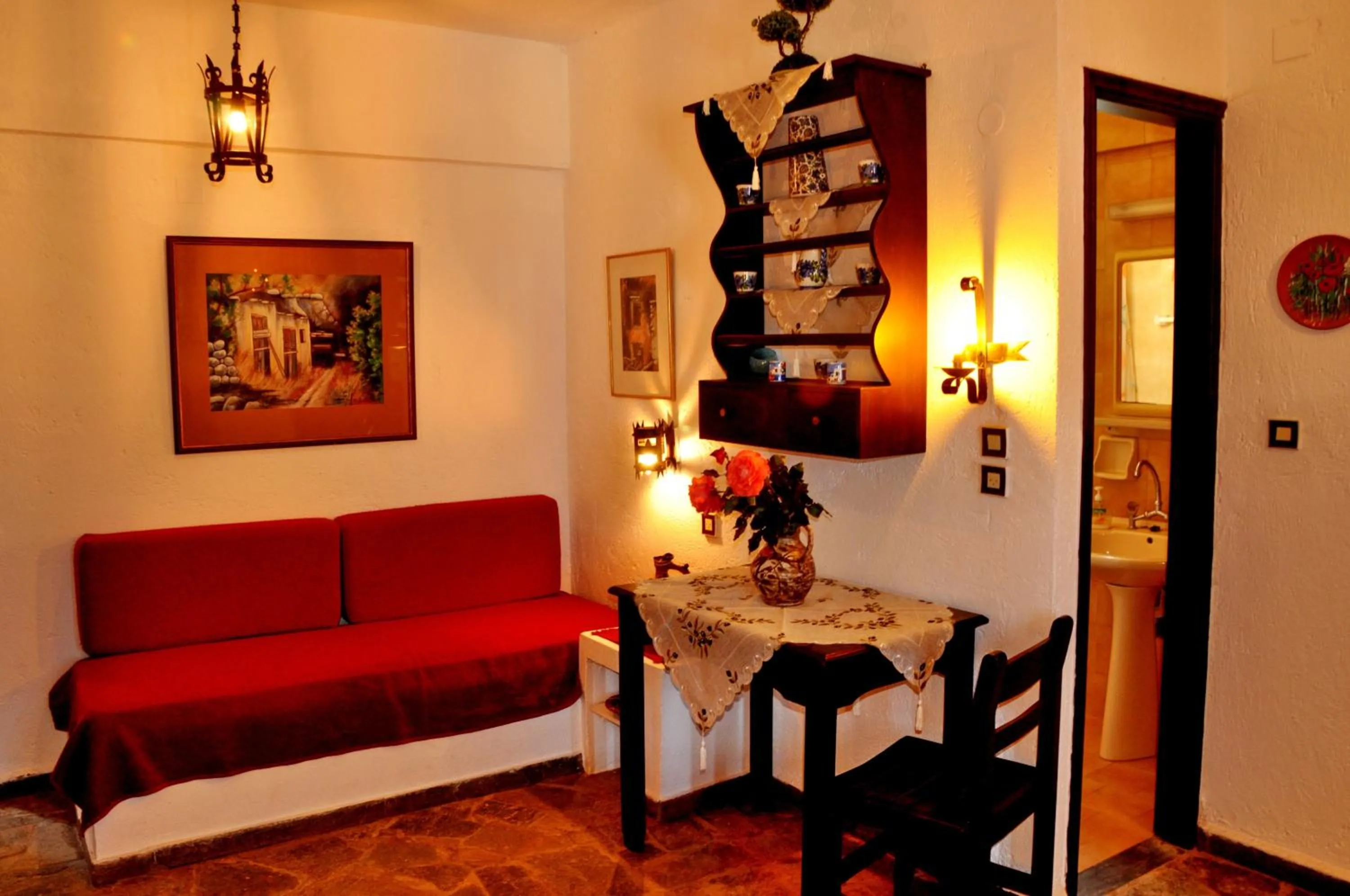 Living room in Heliotrope Apartments