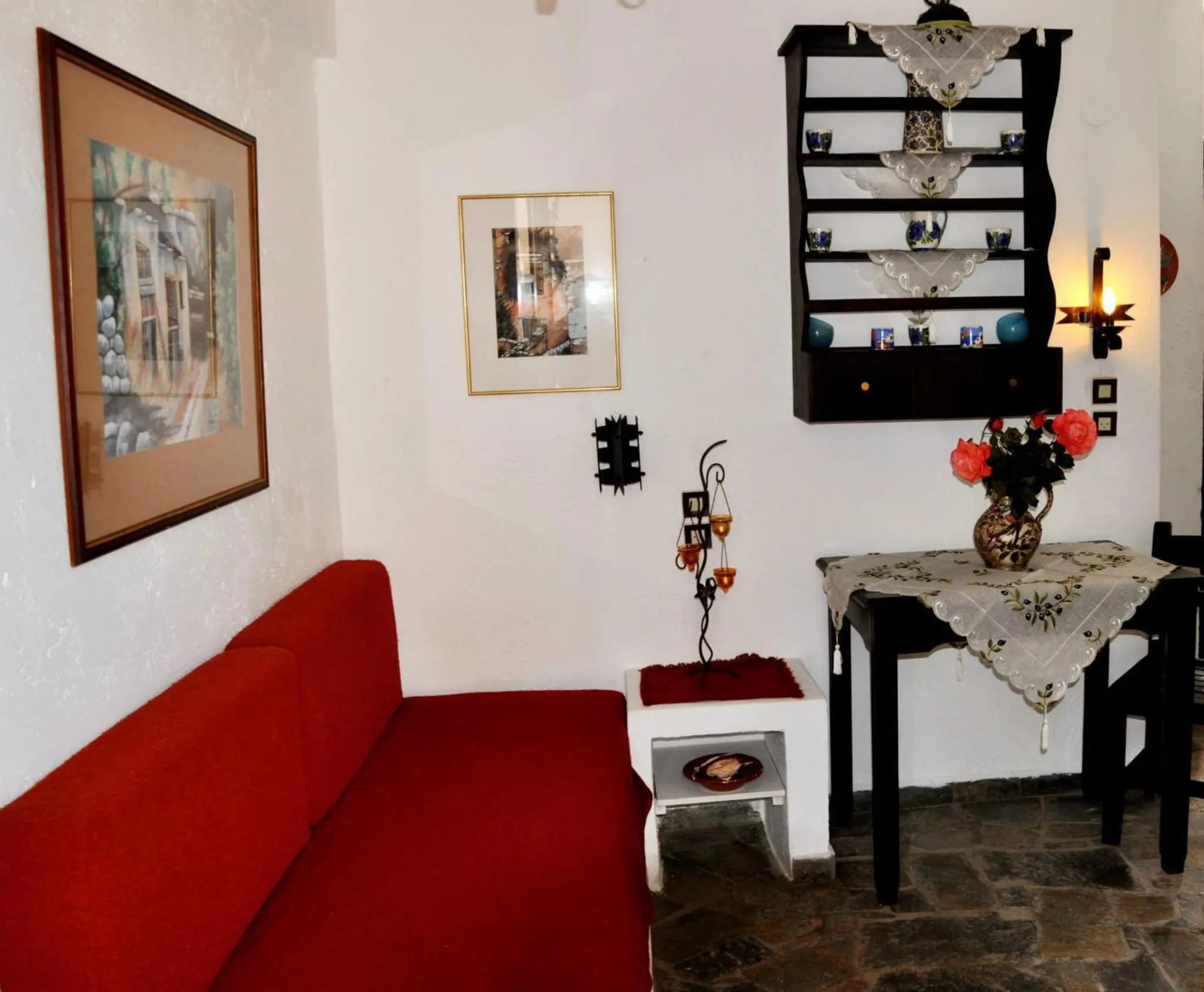 Living room in Heliotrope Apartments