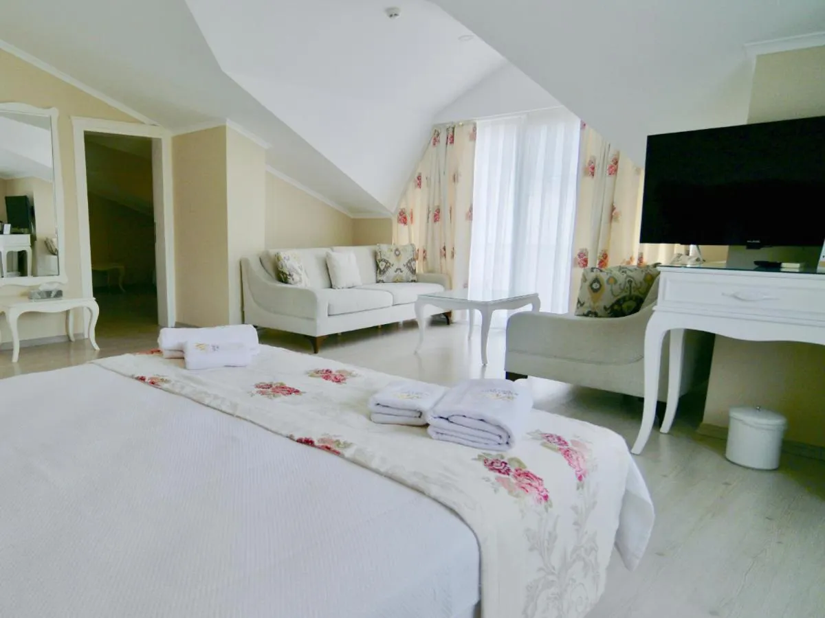 Bed in Göcek Naz Hotel