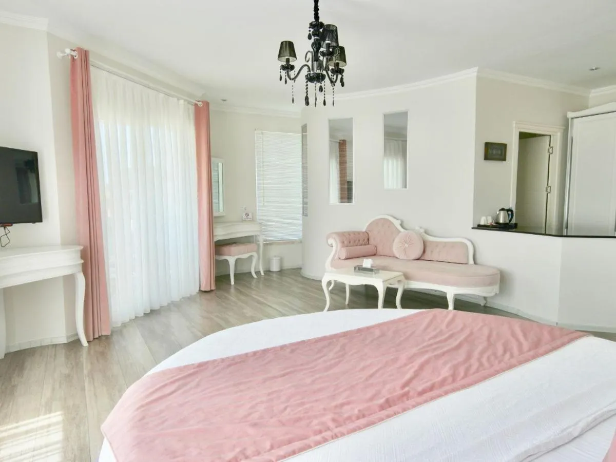 Bed in Göcek Naz Hotel