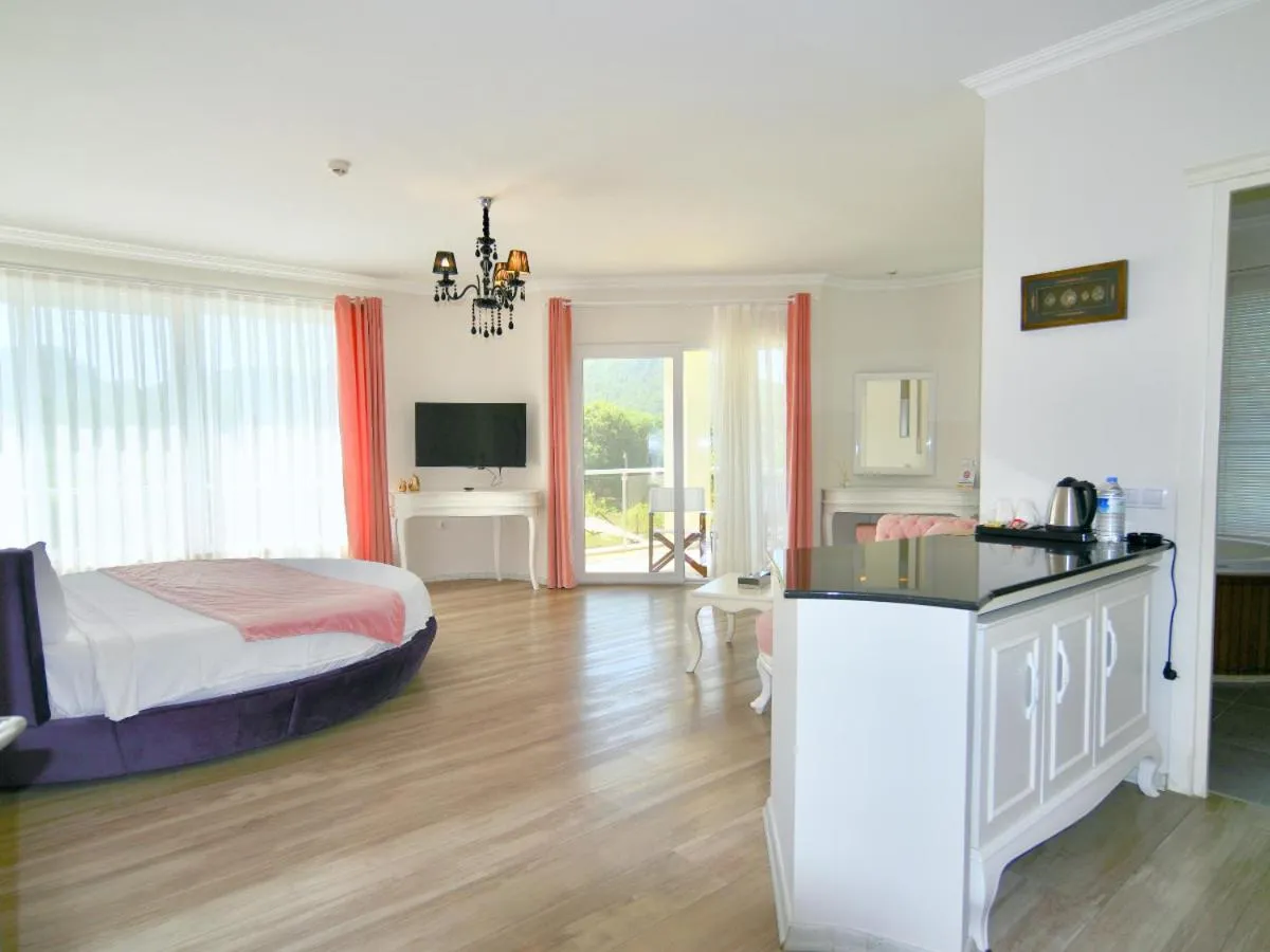 Bed in Göcek Naz Hotel