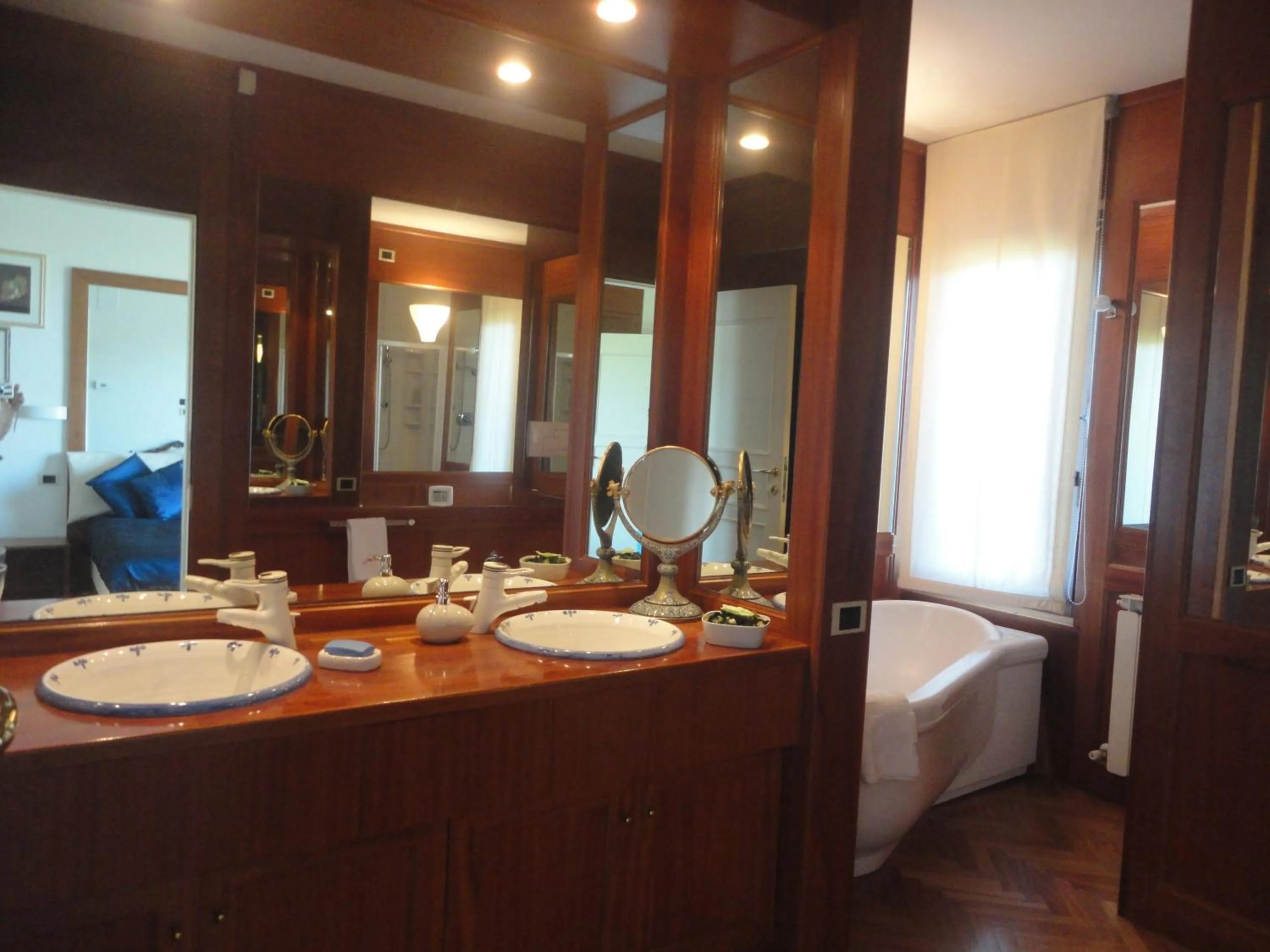 Bathroom in Villa Zagara Luxury Bed And Breakfast