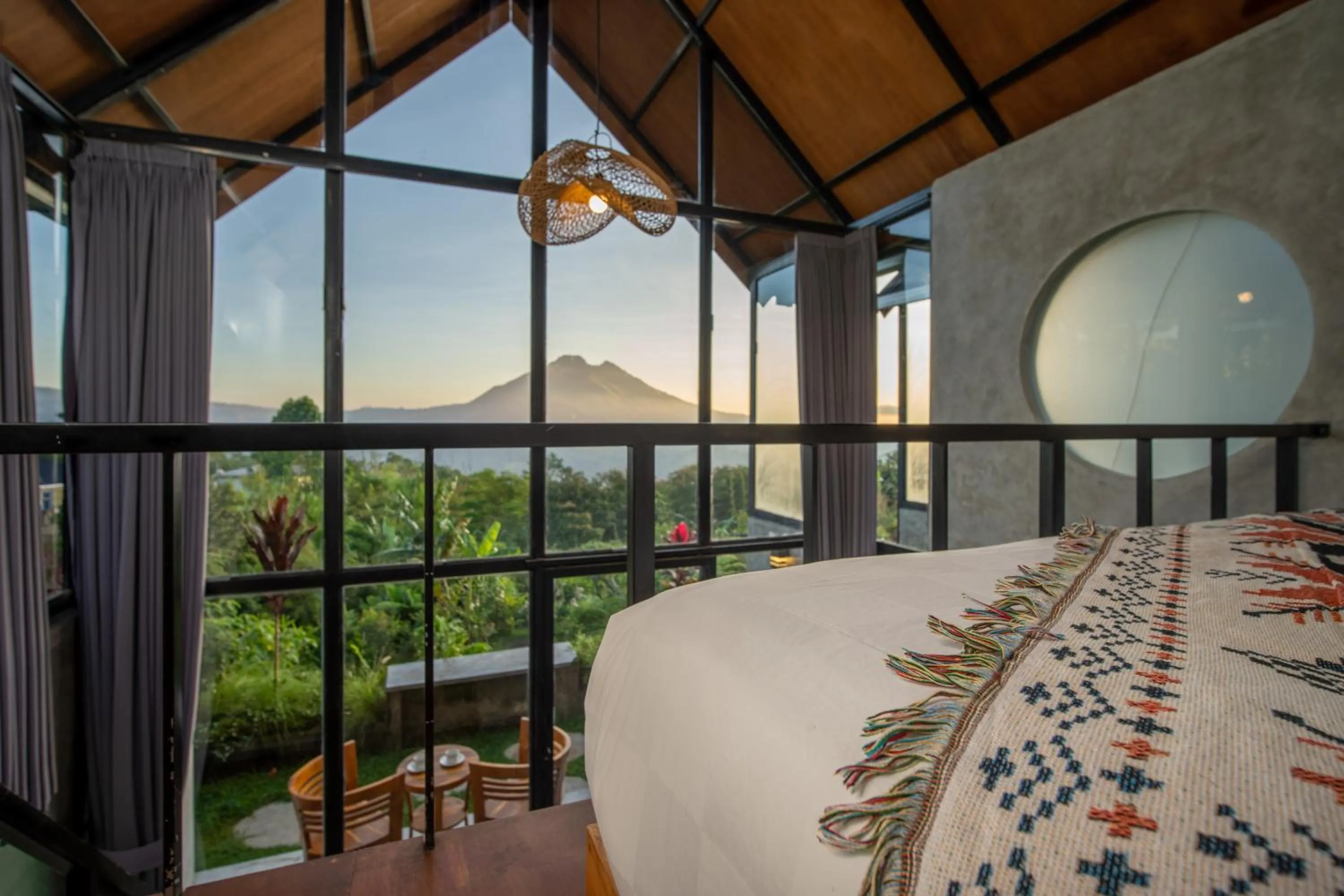 Bedroom, Bed in Mountain Peak Kintamani