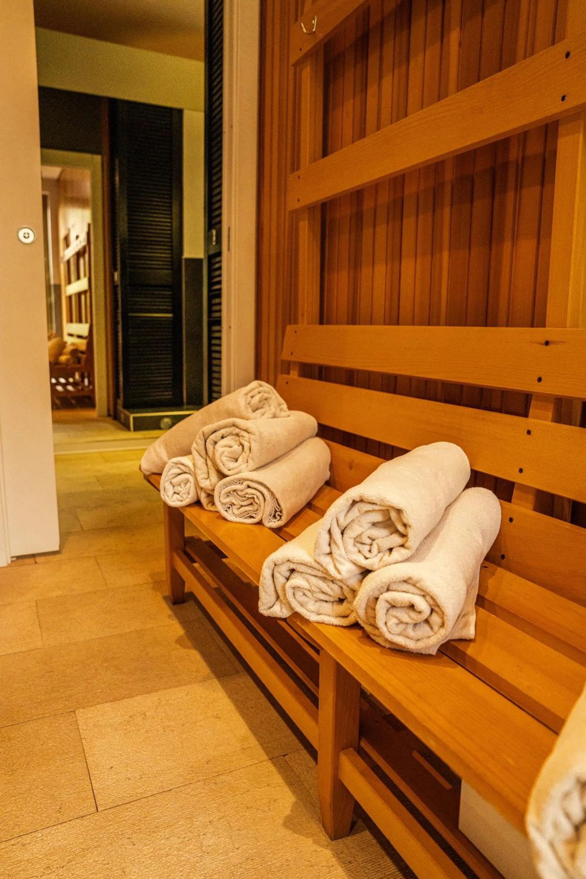 Sauna in Rouge Hotel International