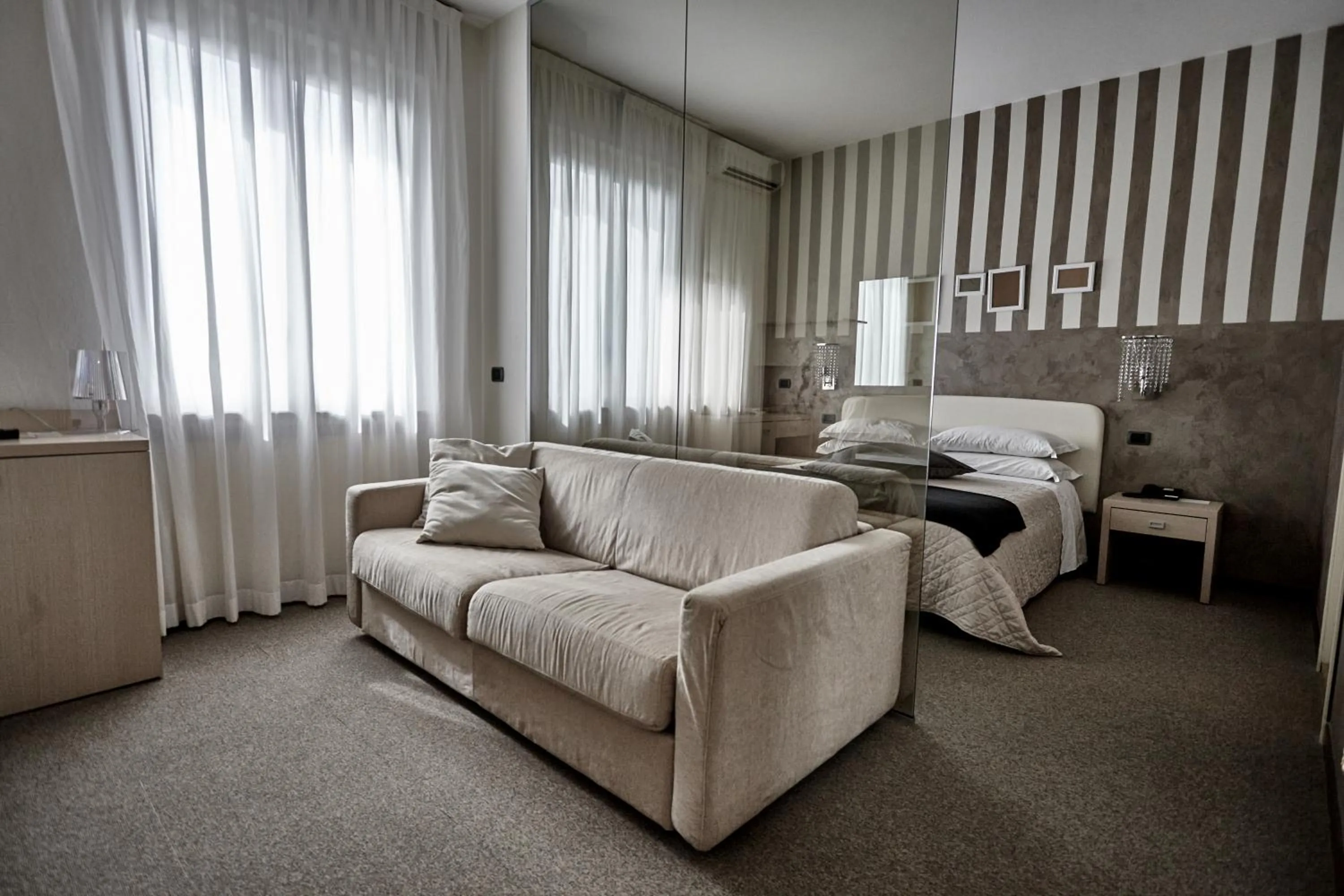 TV and multimedia in Rouge Hotel International