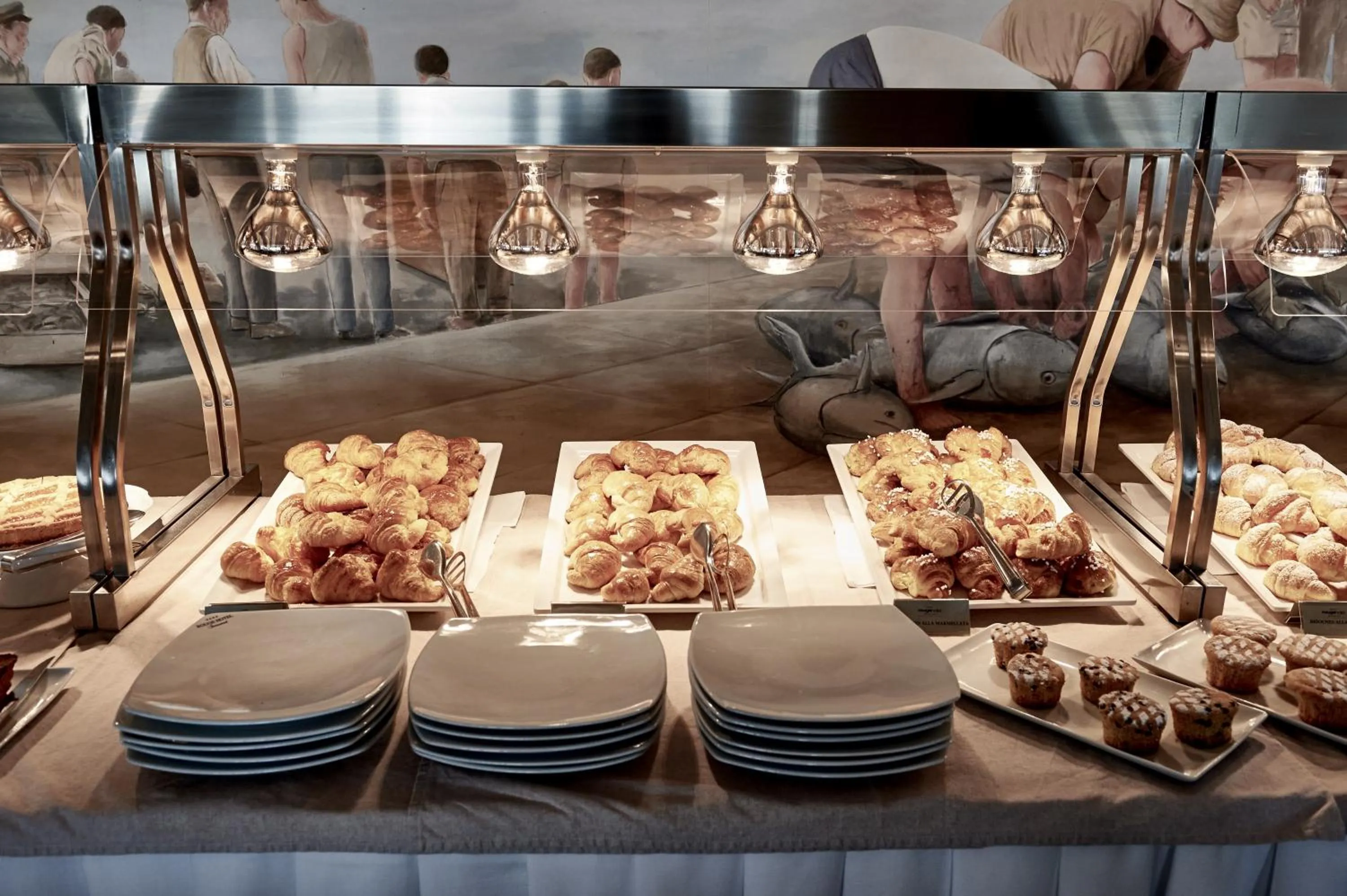 Food and drinks in Rouge Hotel International