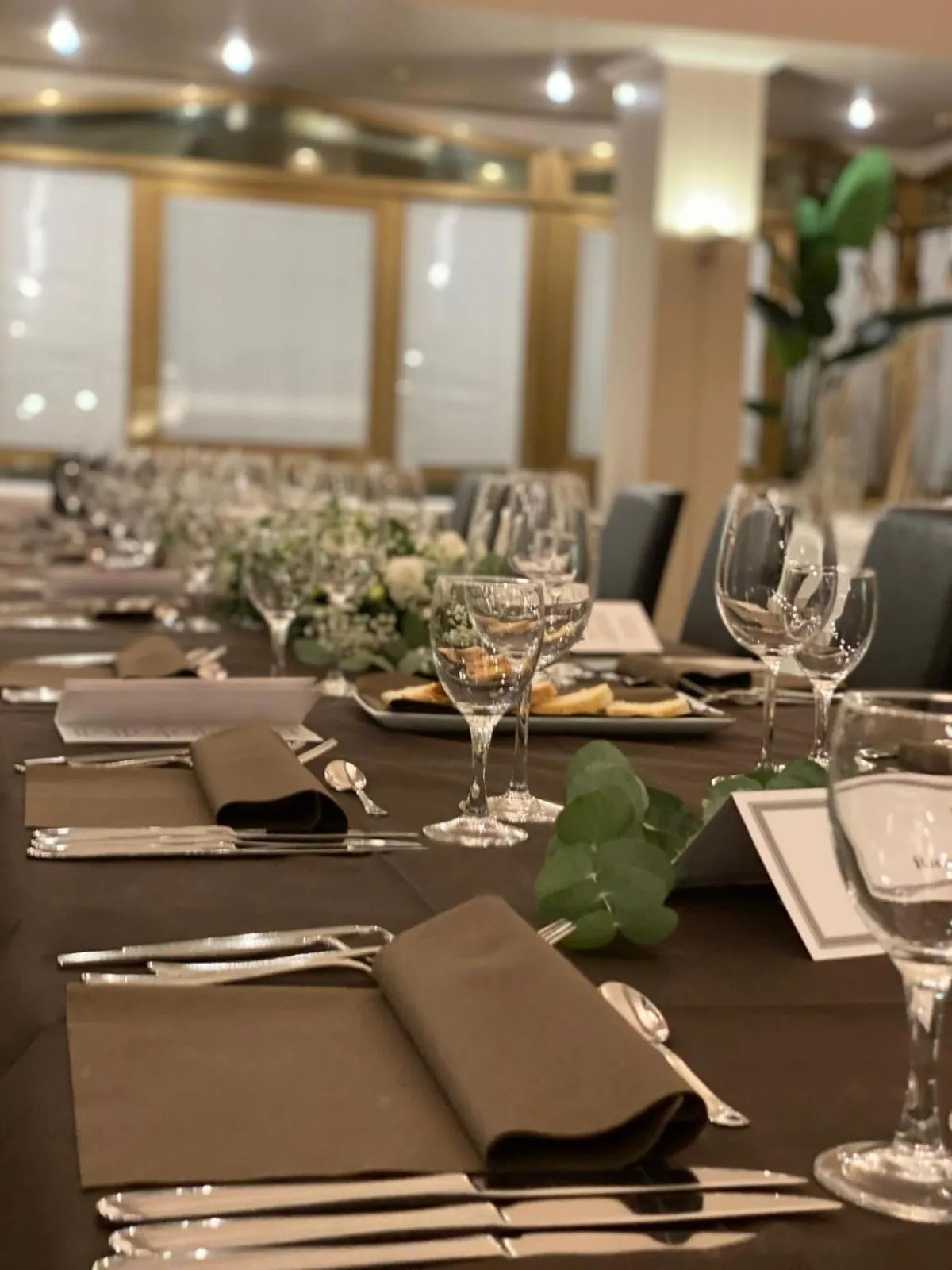 Restaurant/places to eat in Rouge Hotel International