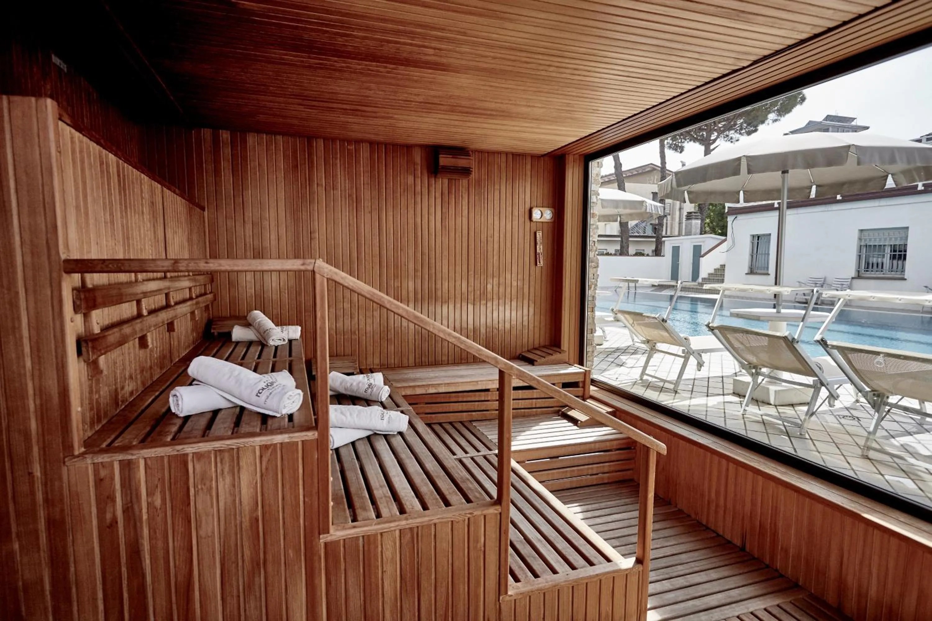Sauna in Rouge Hotel International