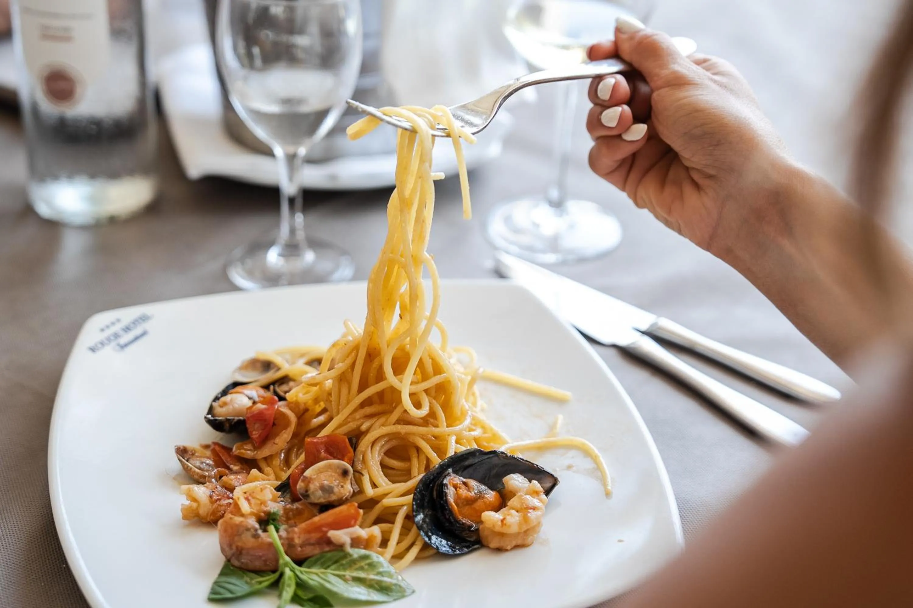 Restaurant/places to eat in Rouge Hotel International