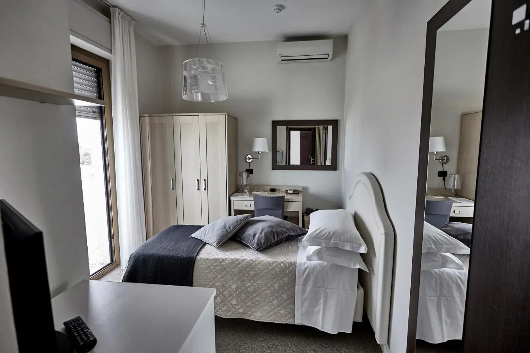 Superior Single Room with Sea View in Rouge Hotel International Superior Single Room with Sea View in Rouge Hotel International