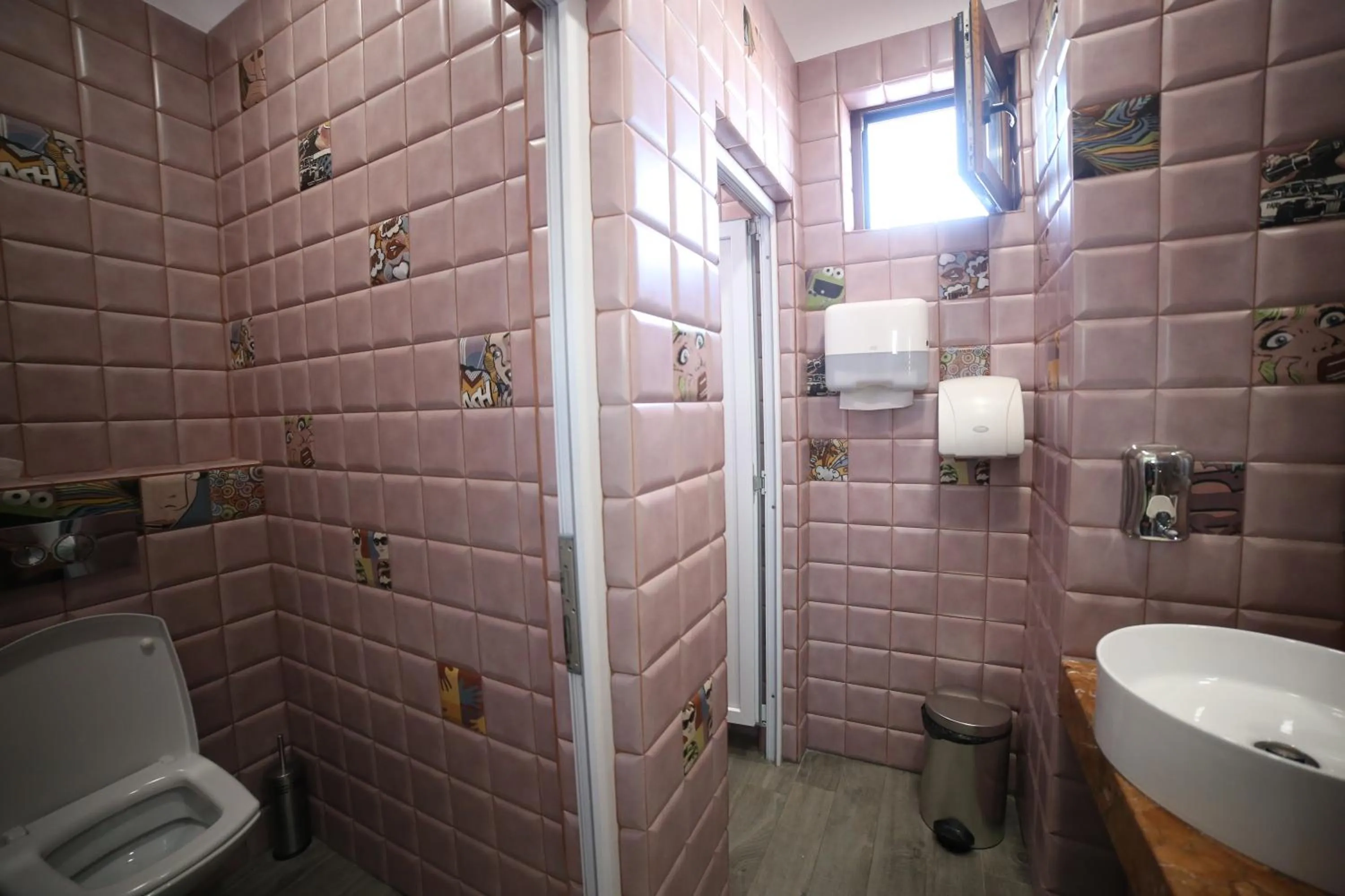 Toilet in Hotel Agapi Mamaia