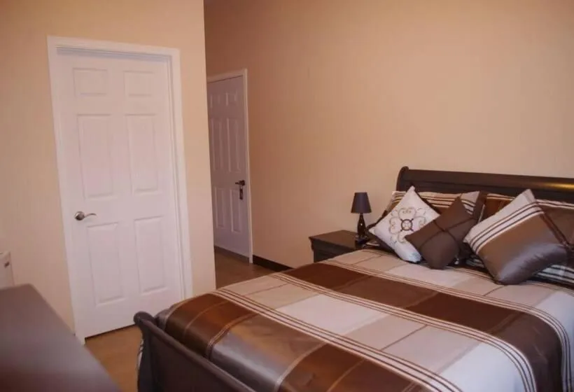 Bed in Auberge La Tanière