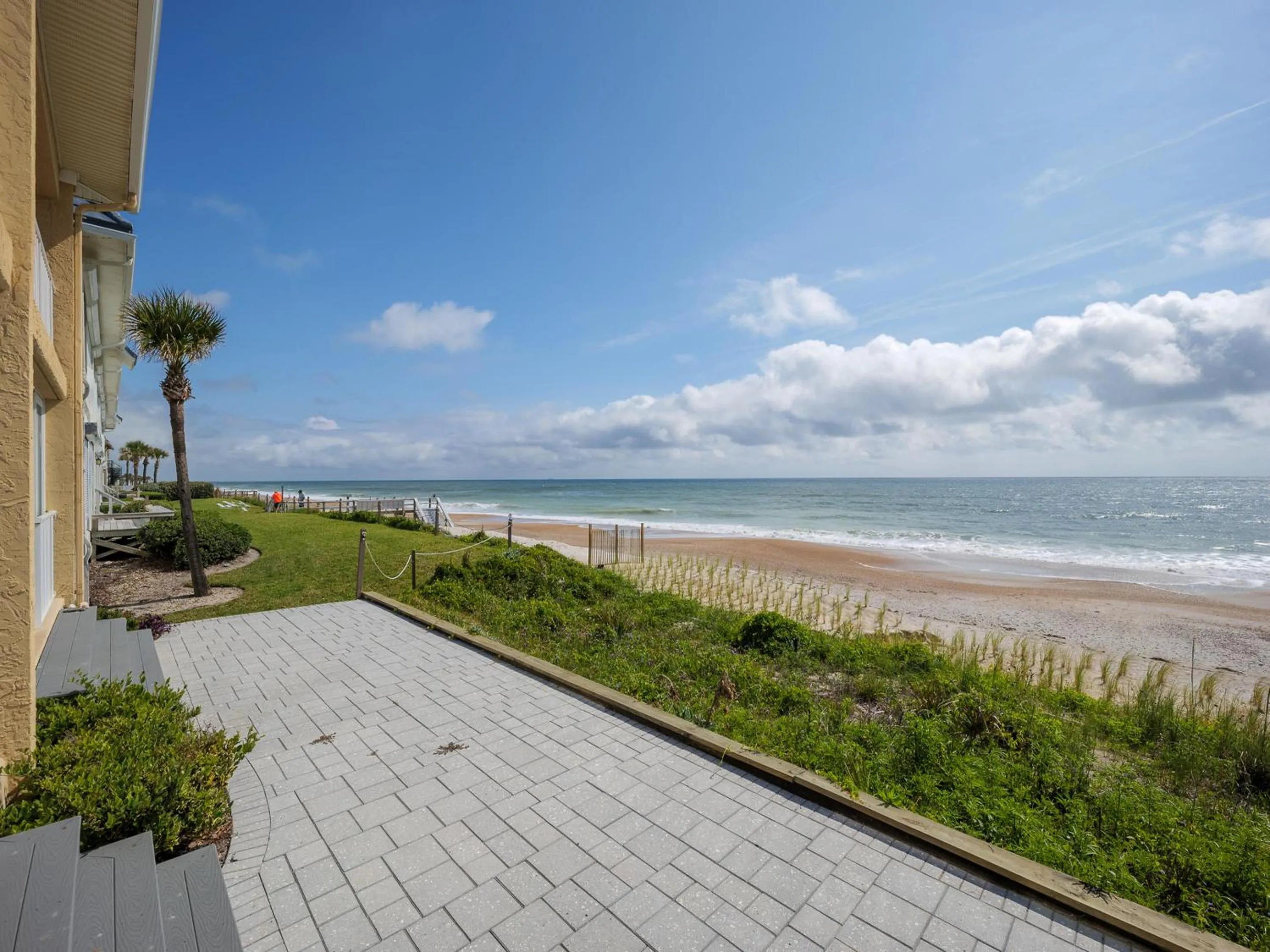 Property building in El Mar Villa