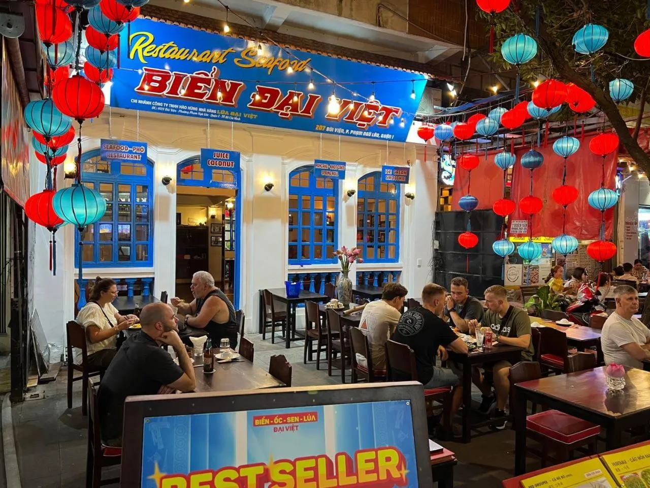 Restaurant/places to eat in THE RICE HOTEL