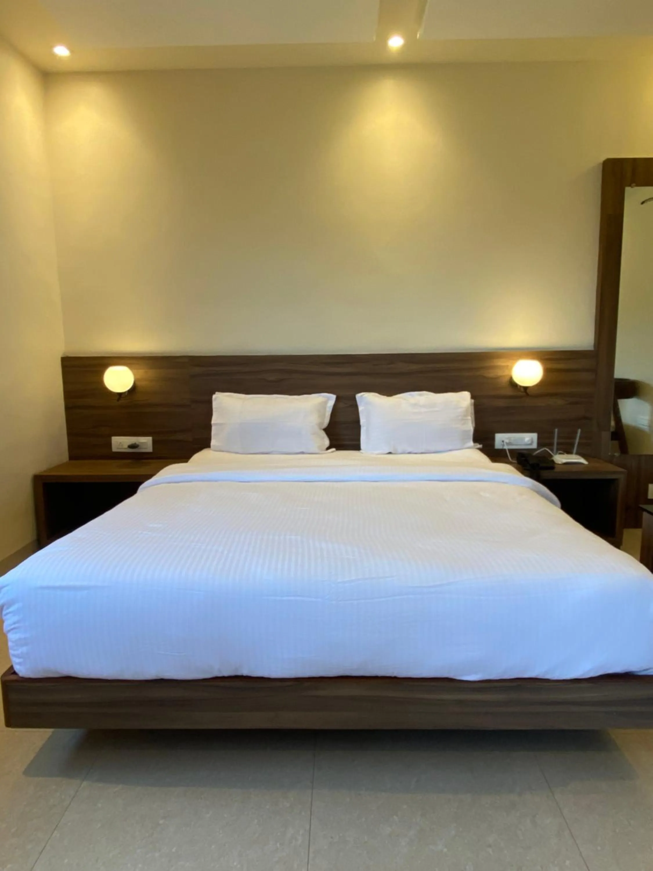 Bed in The Byke Skylark Seafront Resort, Dapoli