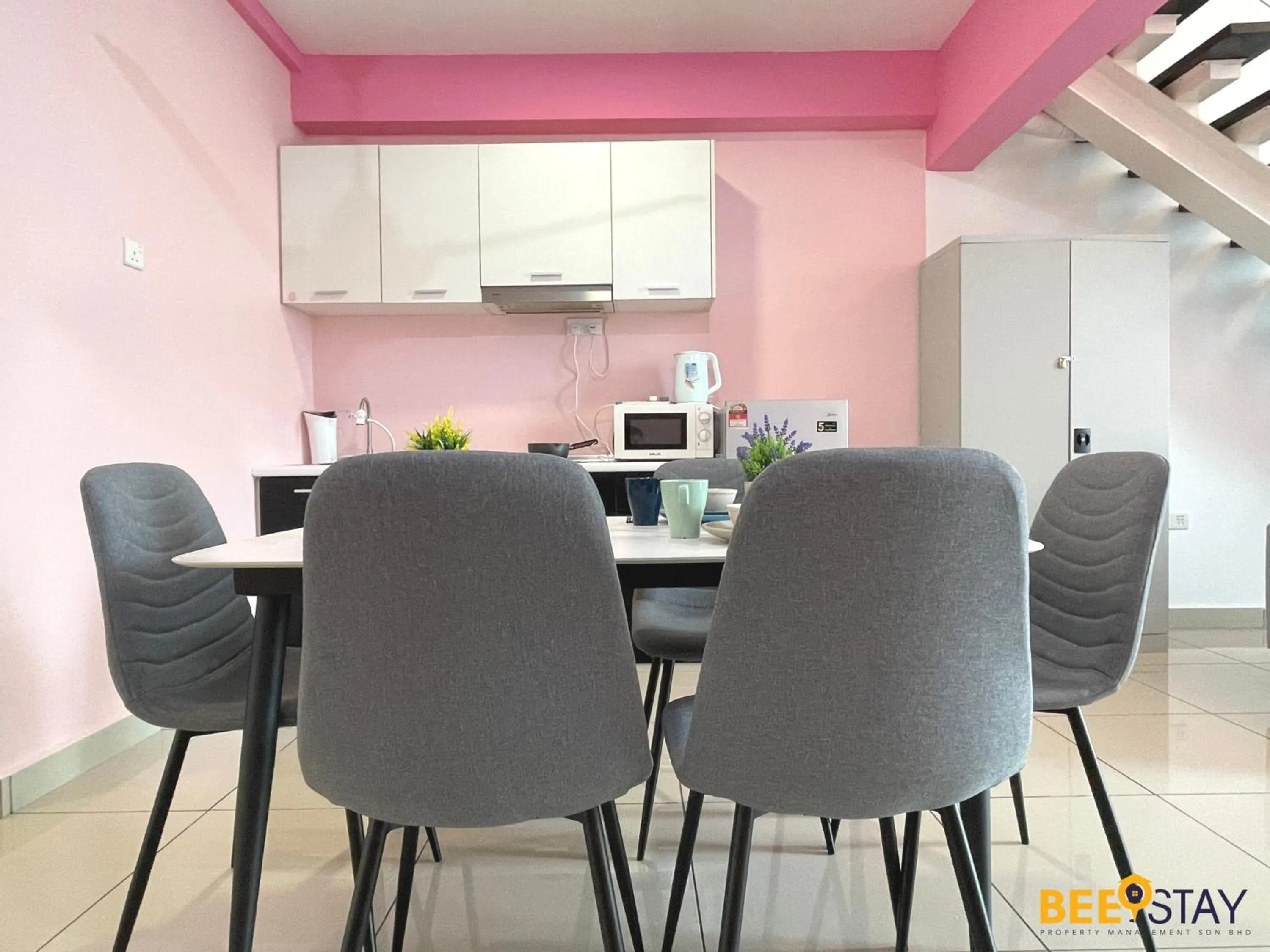 Dining area in The Scott Garden Kuala Lumpur by BeeStay Management