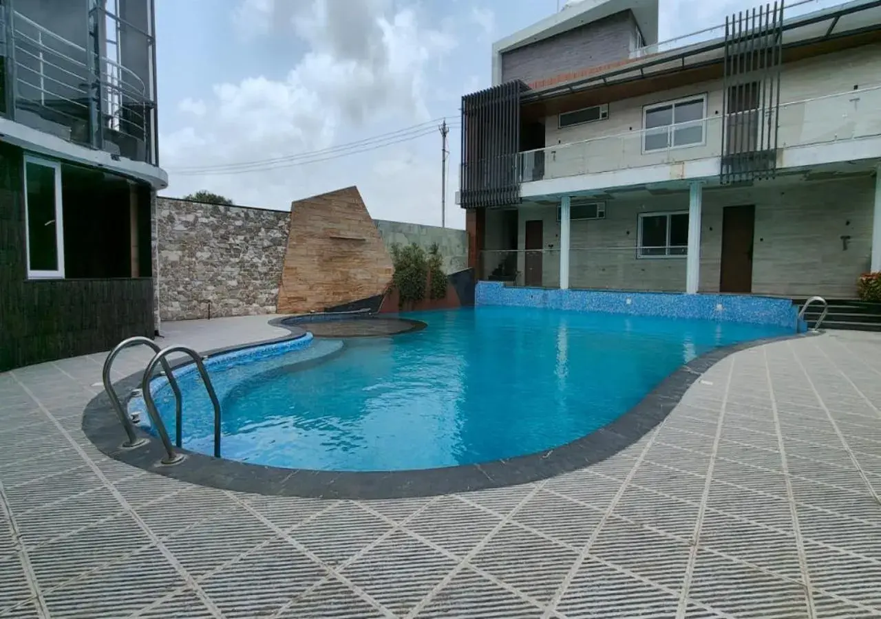 Swimming pool in The Sky Imperial Sethji Ni Wadi Swimming pool in The Sky Imperial Sethji Ni Wadi