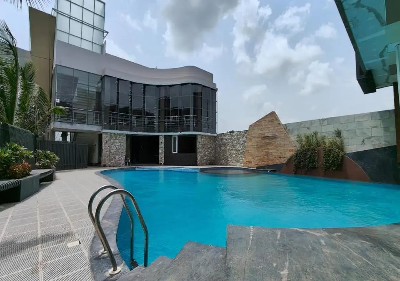 Swimming pool in The Sky Imperial Sethji Ni Wadi Swimming pool in The Sky Imperial Sethji Ni Wadi