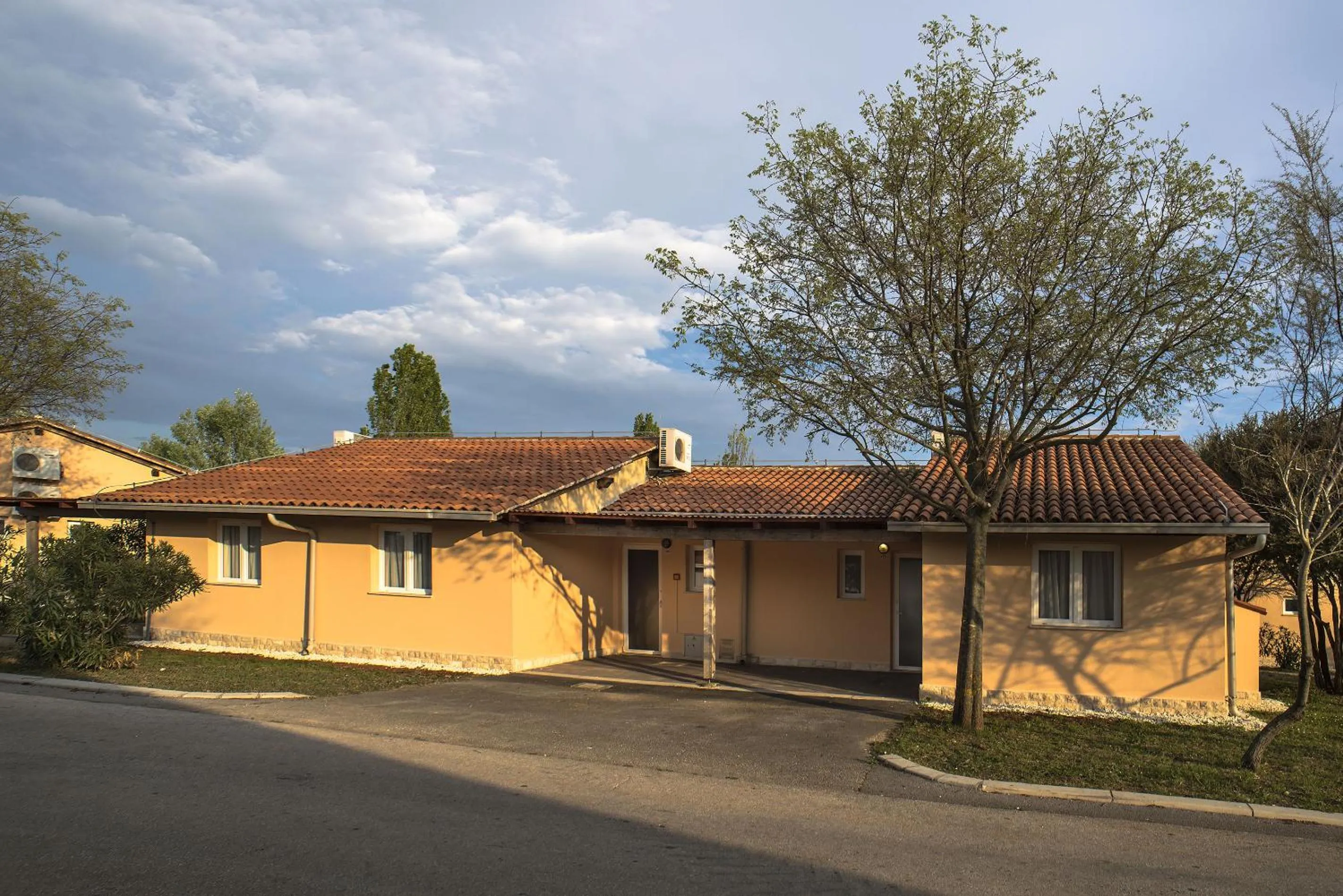 Area and facilities in Holiday Centre Bi village