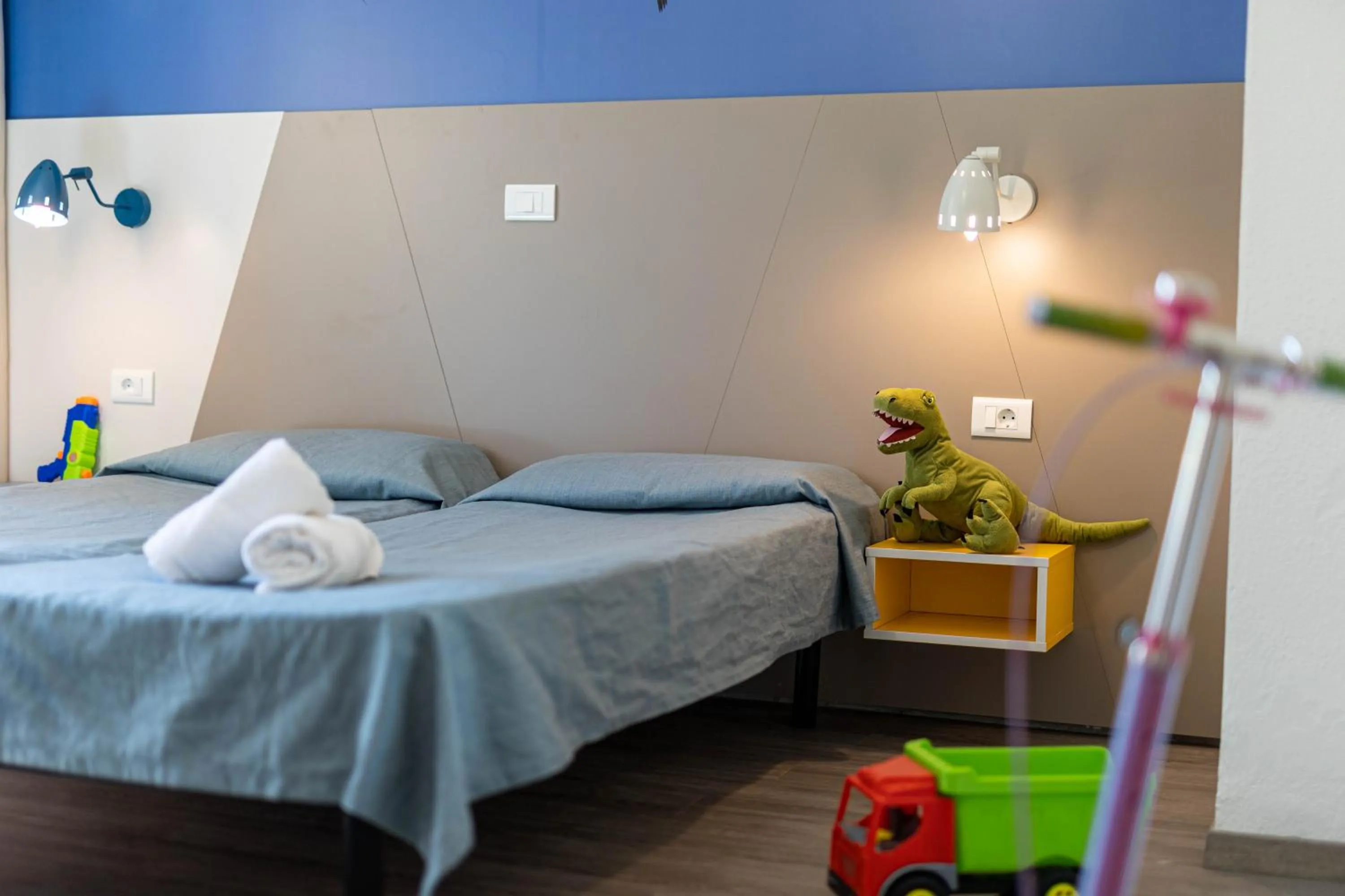 room service, Bed in Holiday Centre Bi village