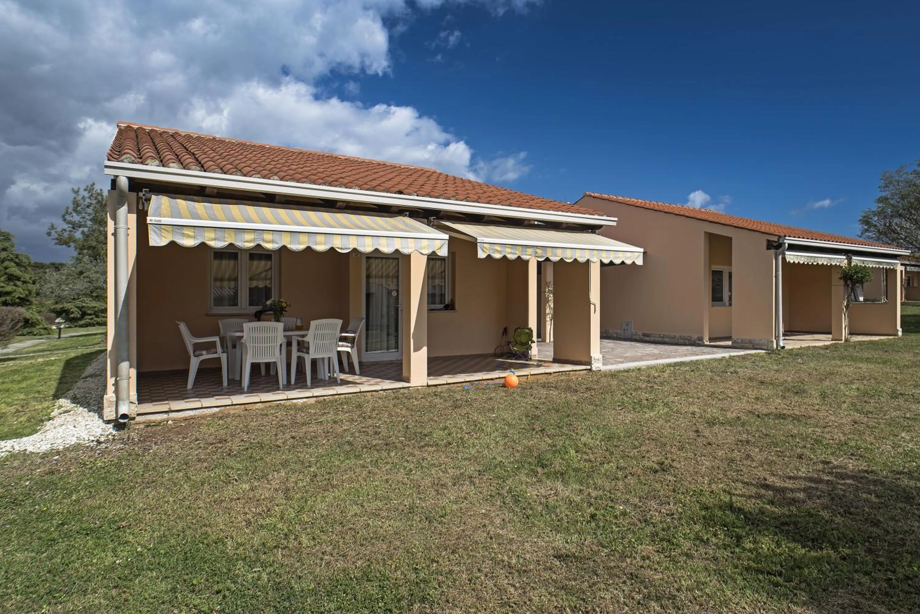 Photo of the whole room in Holiday Centre Bi village