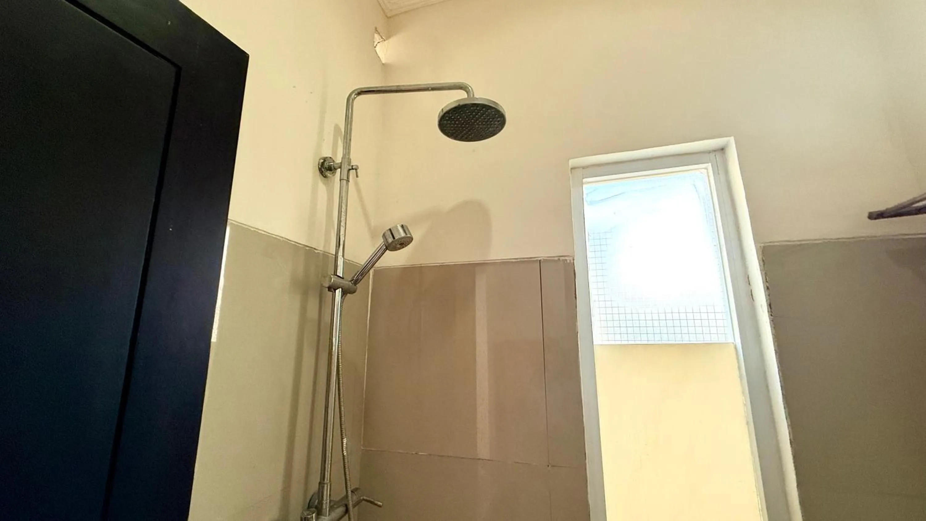 Shower in Padma Pandawa Villa