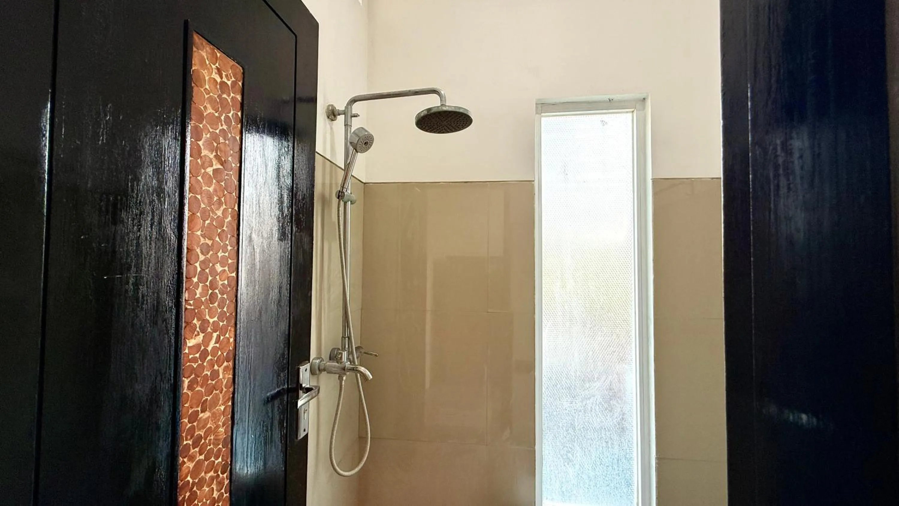 Shower in Padma Pandawa Villa