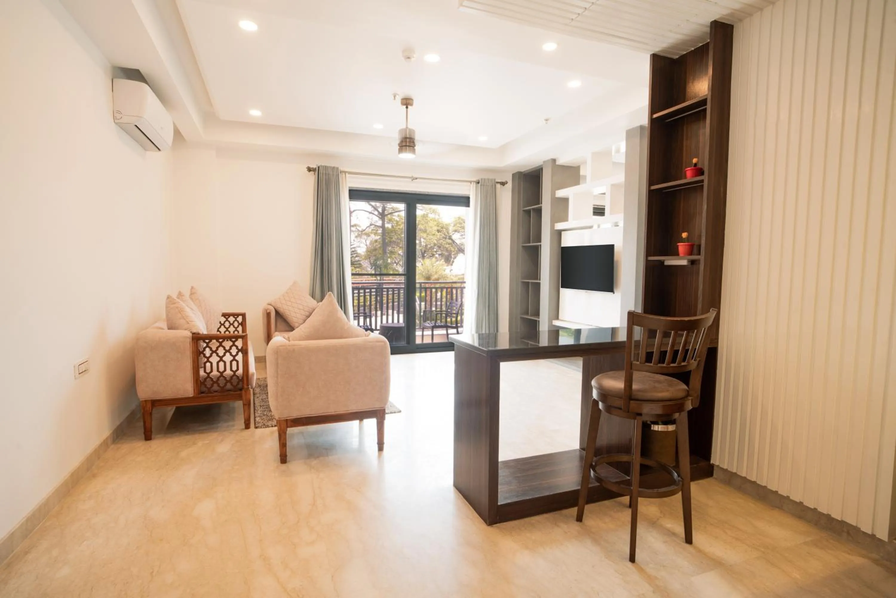 Living room in Dhauladhar Heights Resort