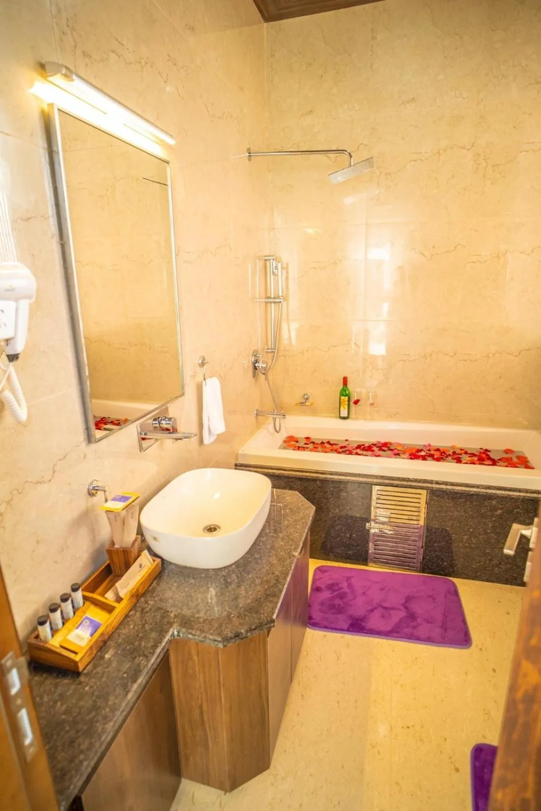 Bathroom in Dhauladhar Heights Resort