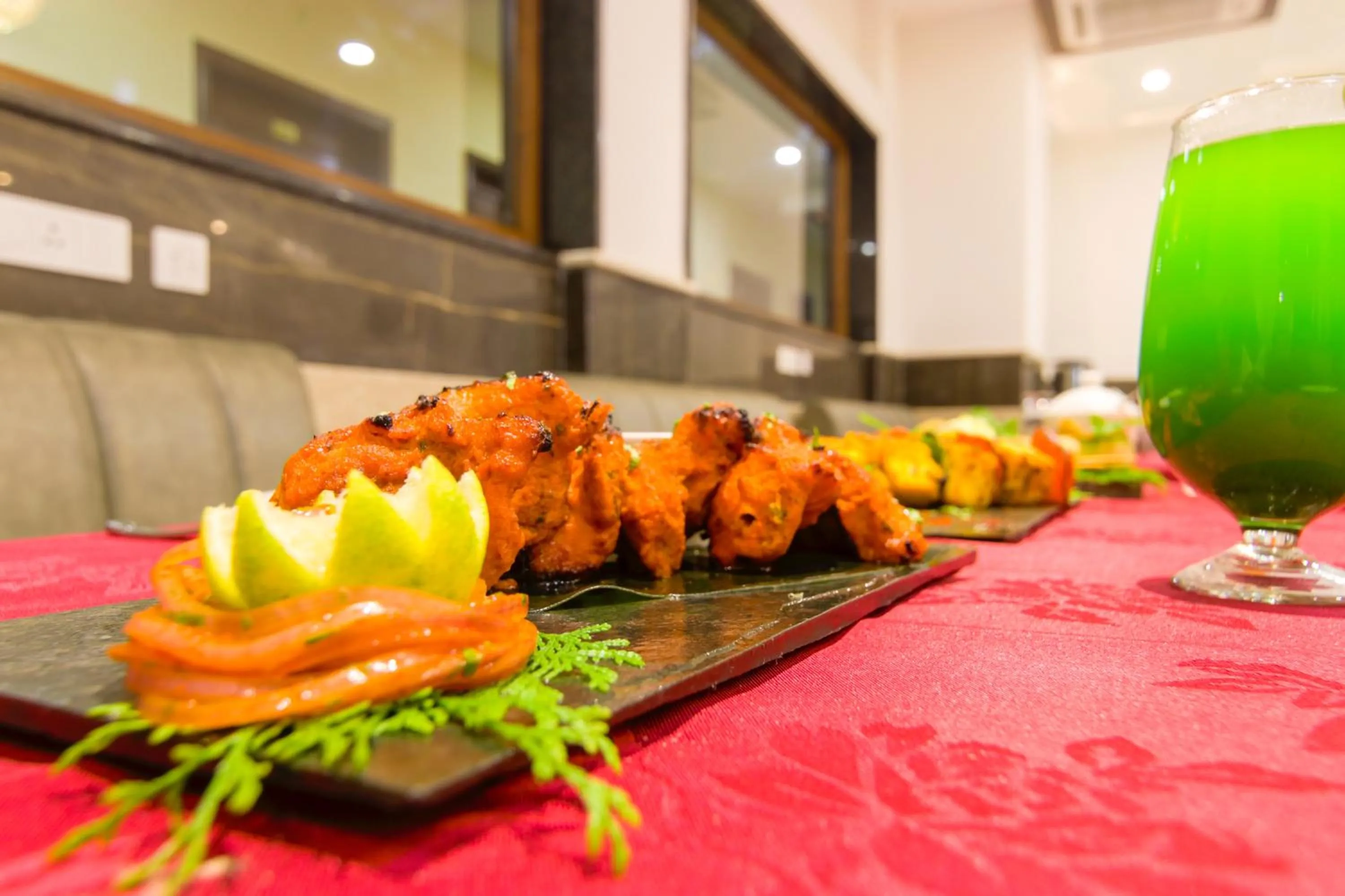 Restaurant/places to eat in Dhauladhar Heights Resort