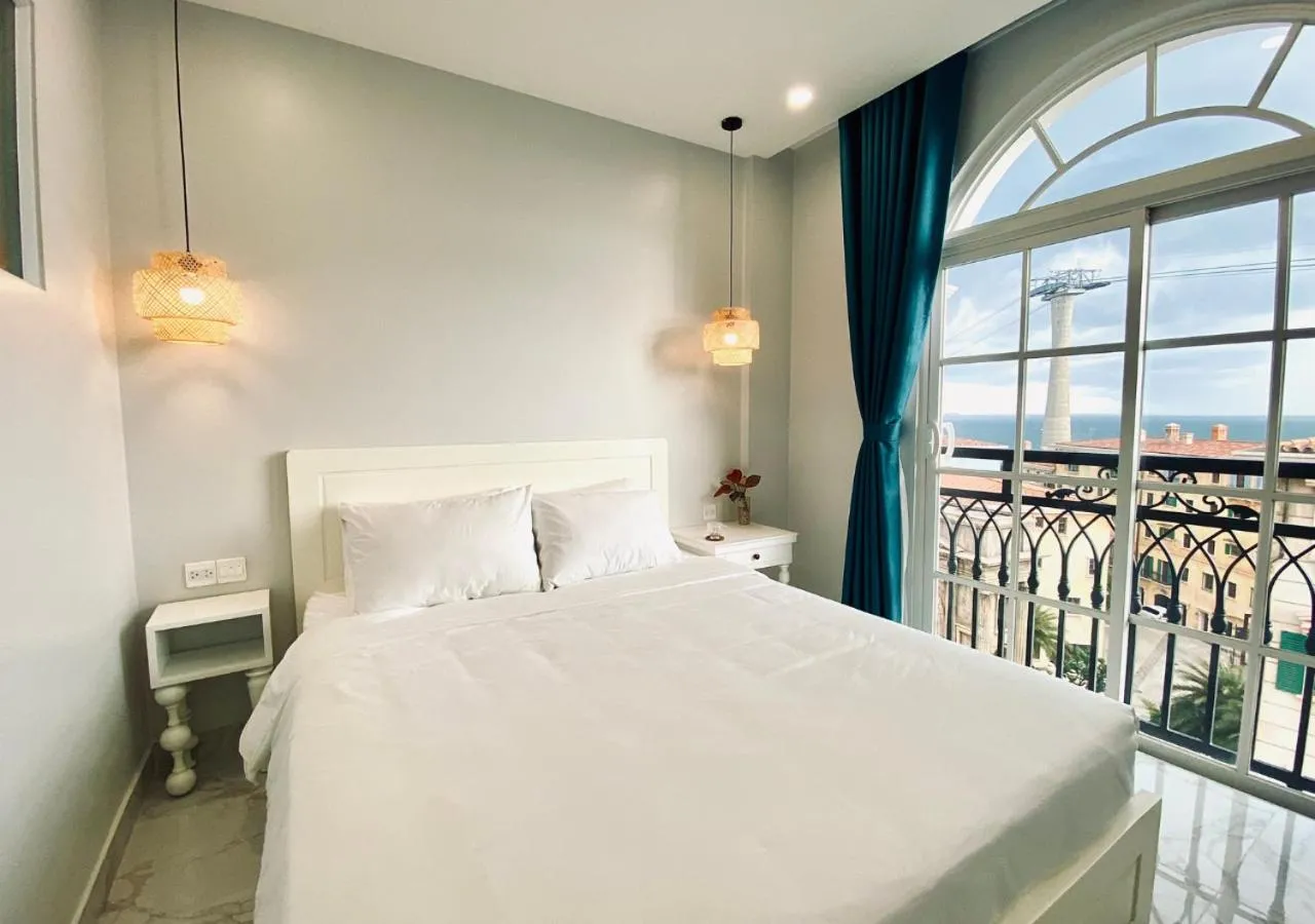 Bed in Moonlight Hotel Phu Quoc