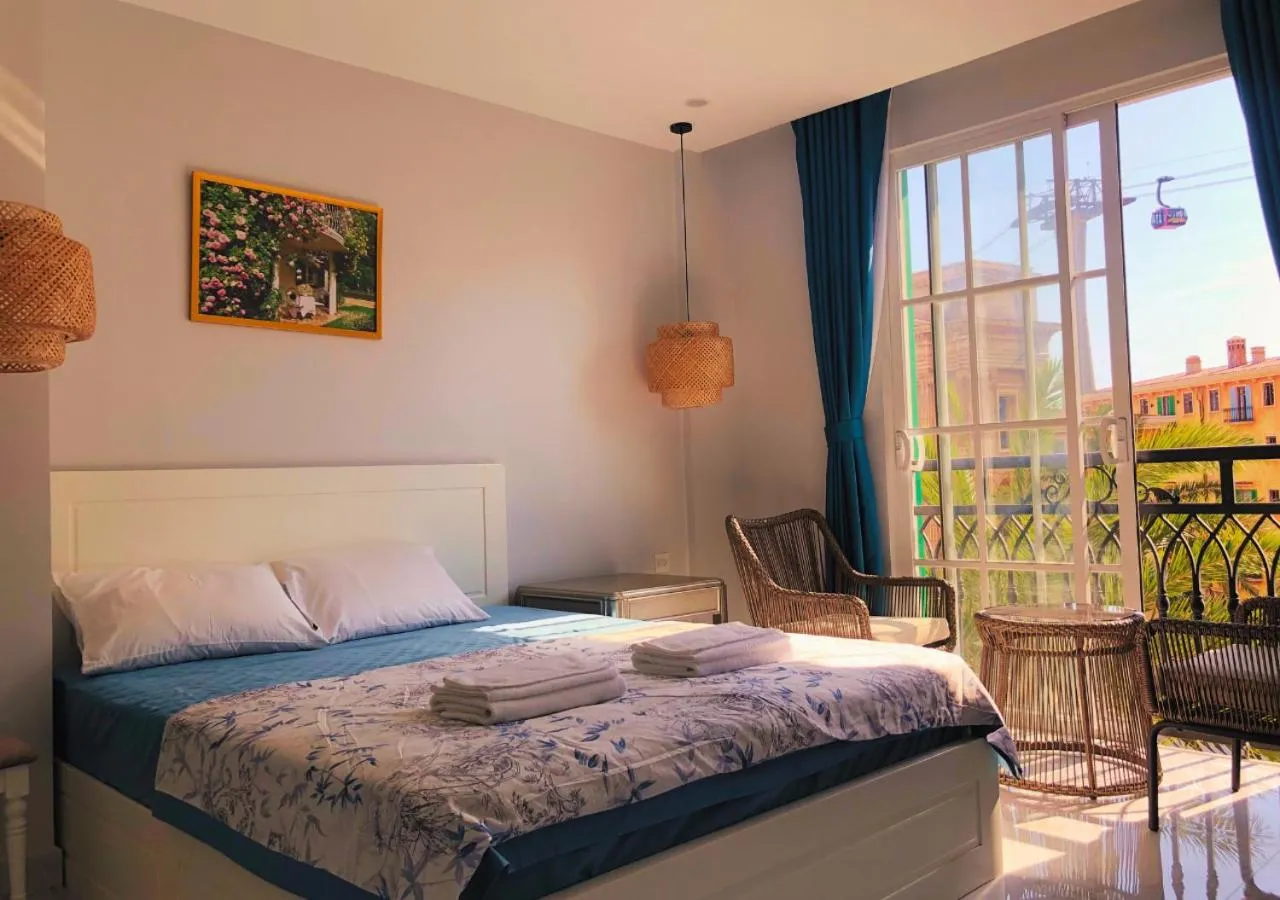Bed in Moonlight Hotel Phu Quoc