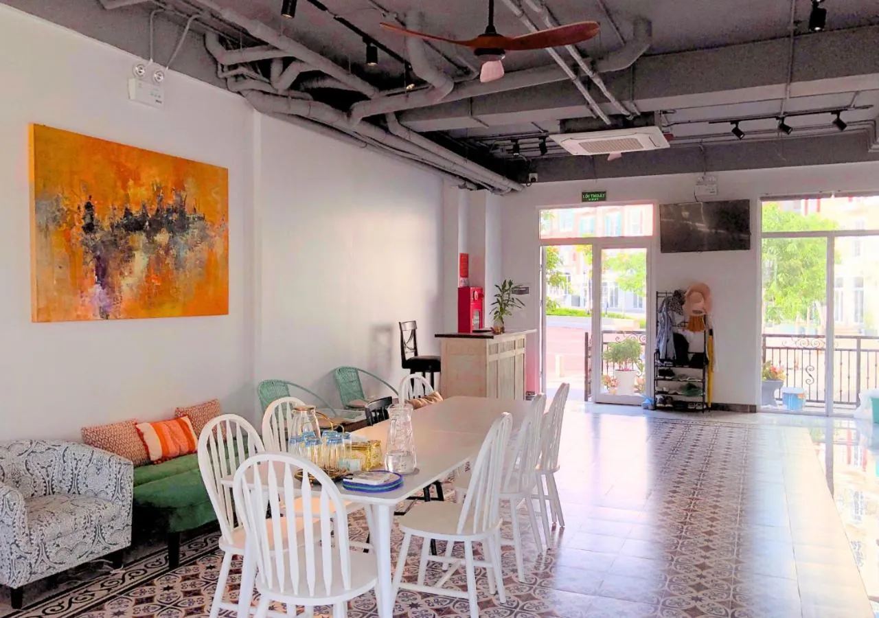Communal lounge/ TV room in Moonlight Hotel Phu Quoc