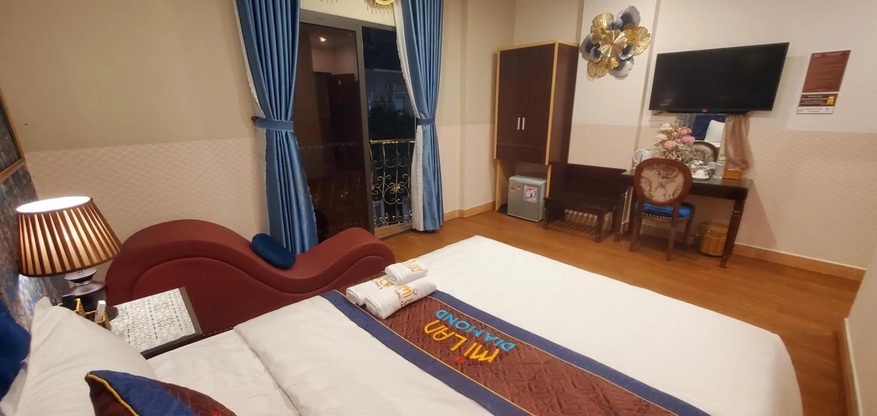 Bed in Milan Diamond Hotel