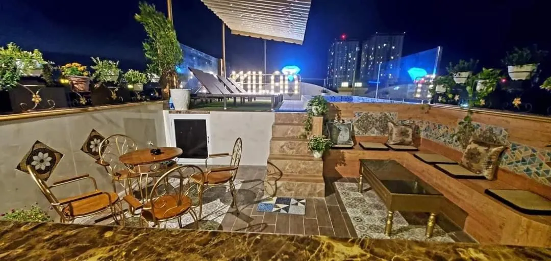 Swimming pool in Milan Diamond Hotel