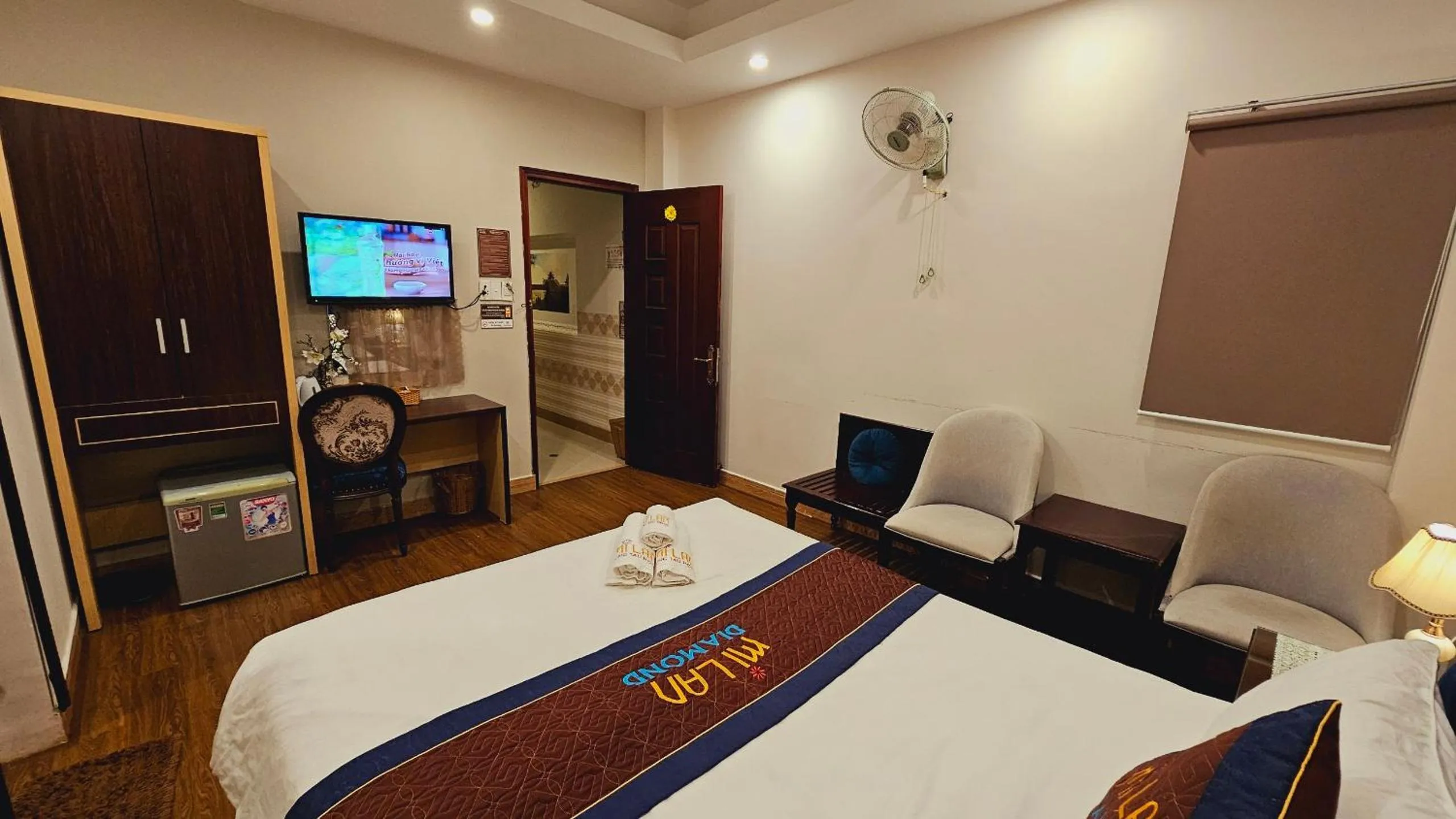 Bed in Milan Diamond Hotel