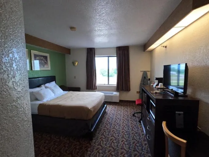 Pleasant Stay Inn & Suites