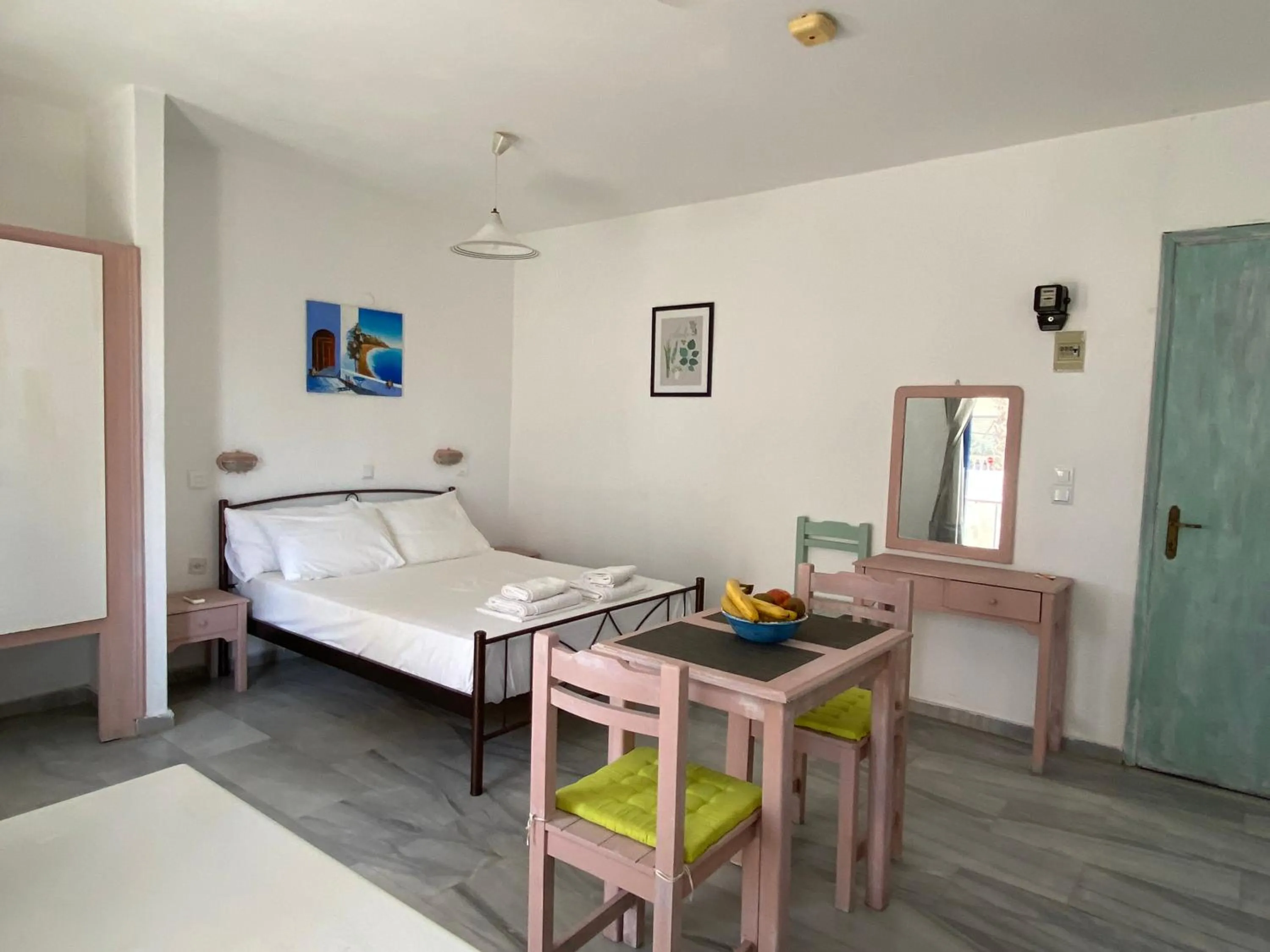 Photo of the whole room, Bed in Kaloxenia