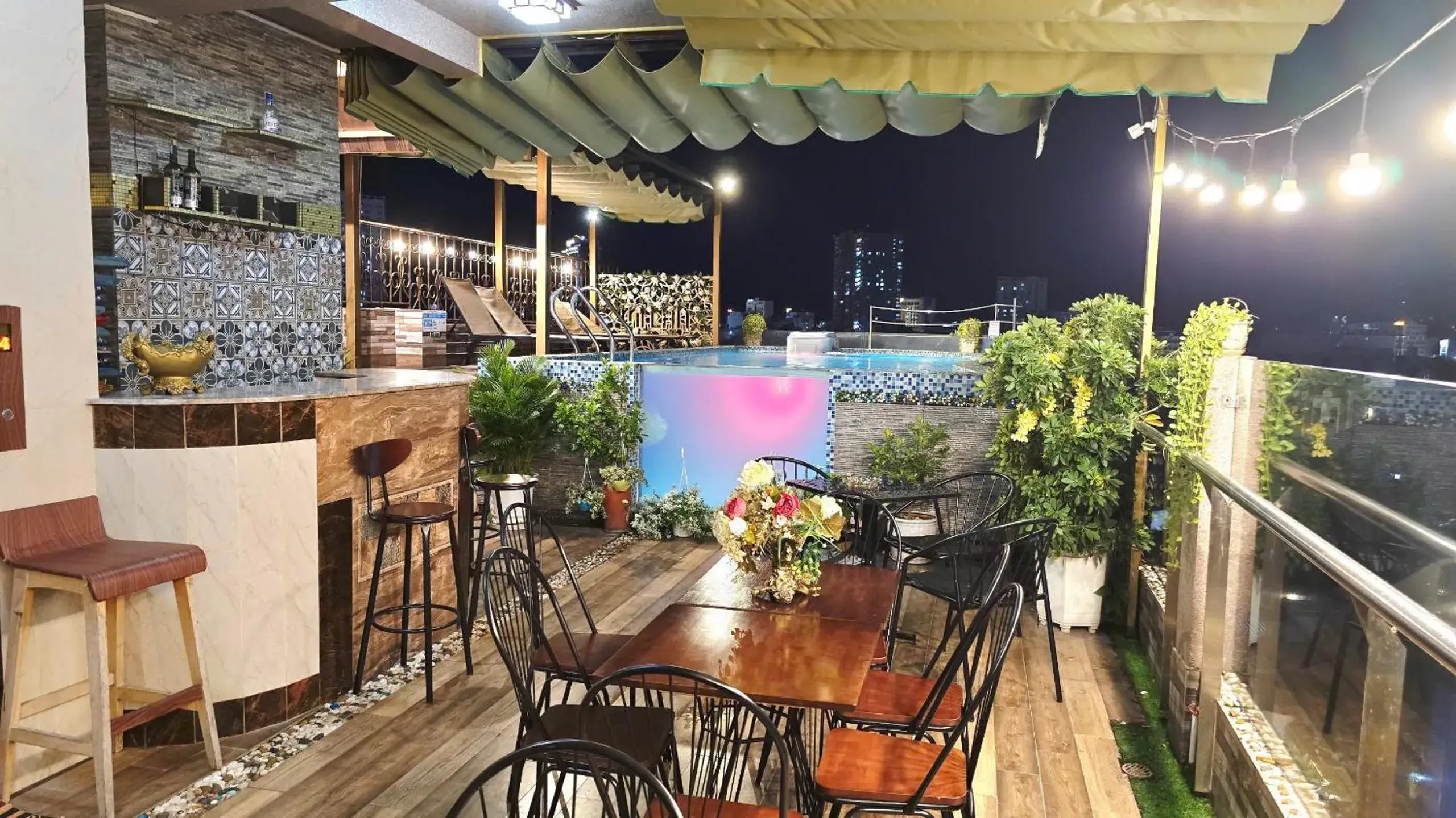 Restaurant/places to eat in Milan Corner Hotel Restaurant/places to eat in Milan Corner Hotel