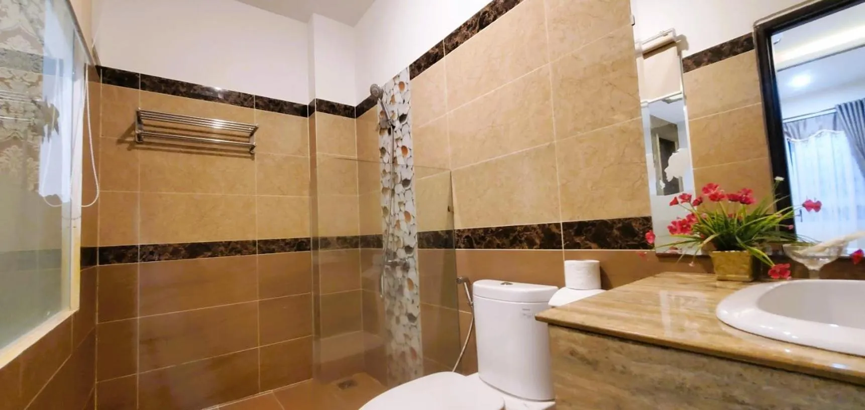 Bathroom in Milan Corner Hotel