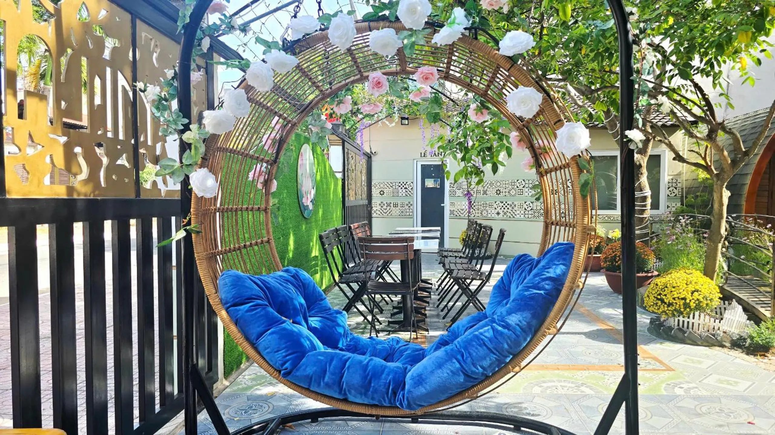 Patio in Milan Corner Hotel