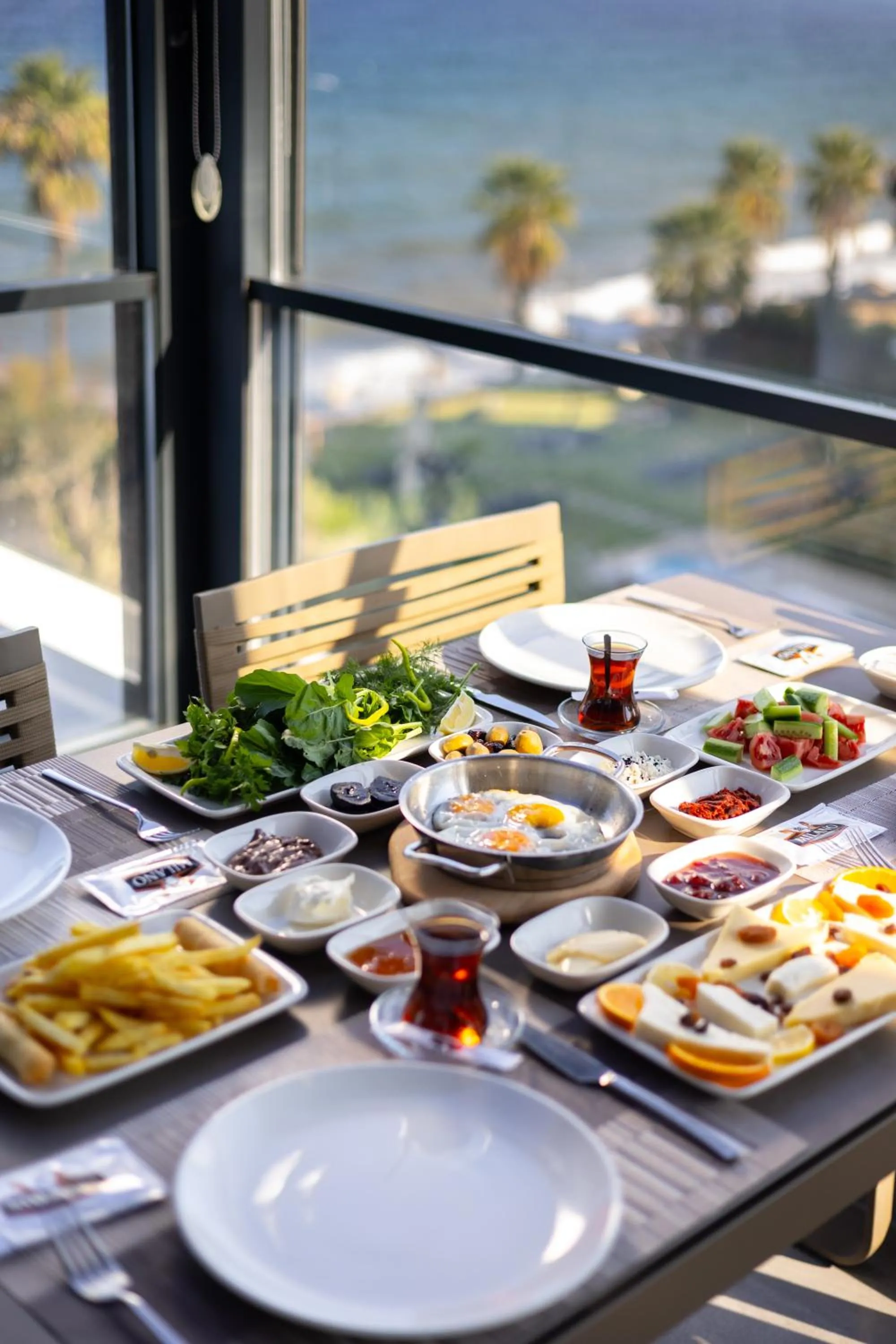 Restaurant/places to eat in Artan Suites Tatil Evleri