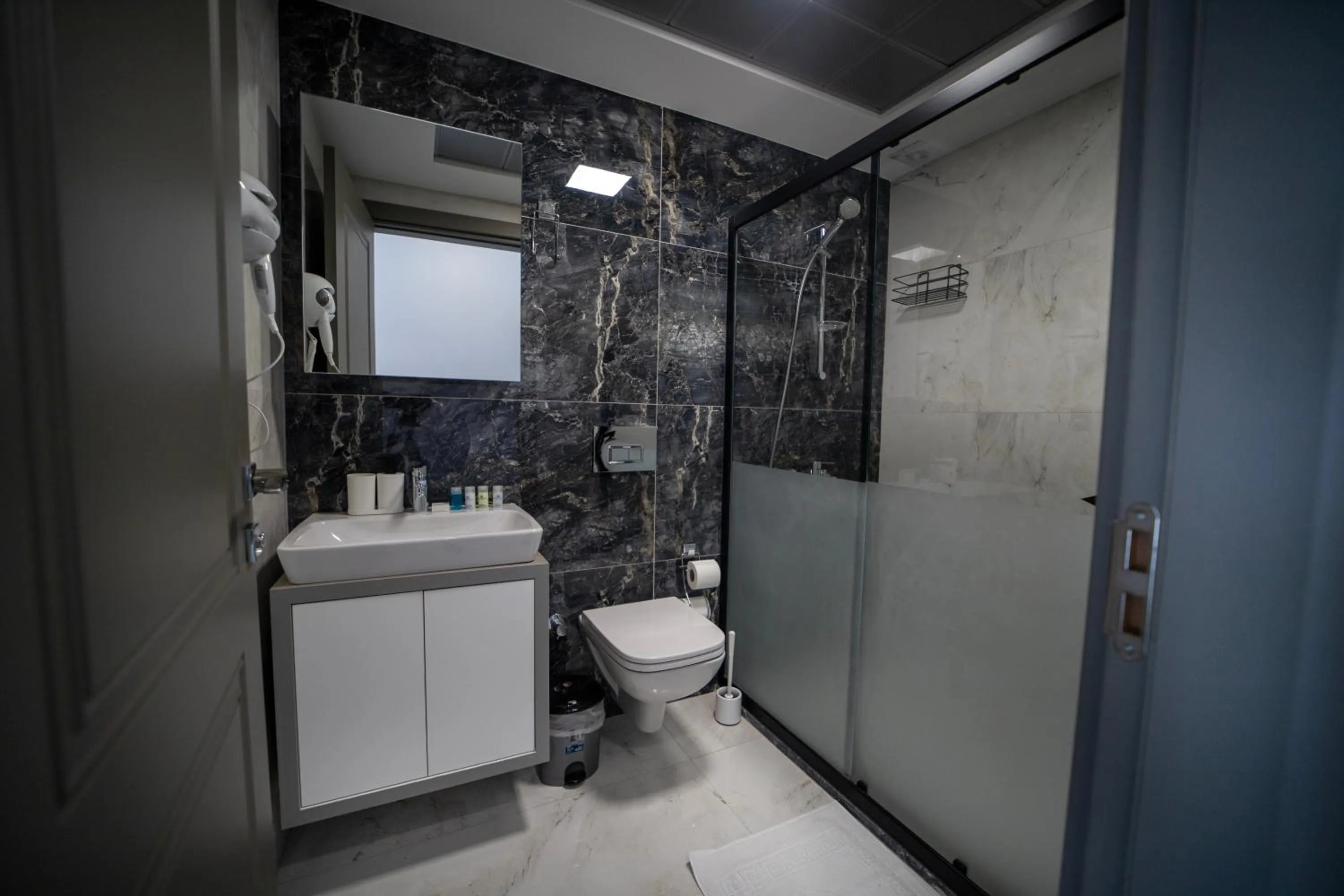 Shower in Artan Suites Tatil Evleri