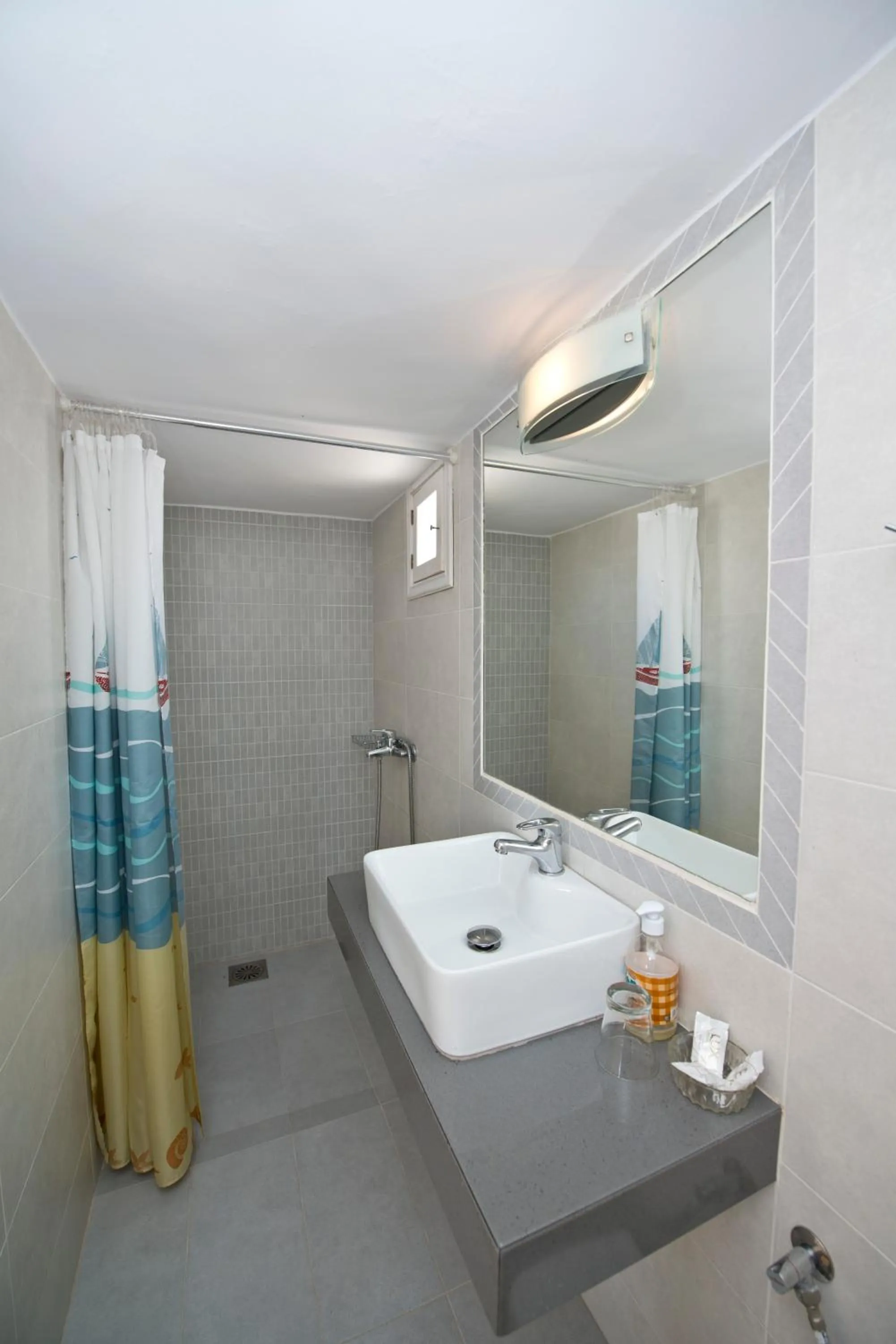 Bathroom in Karboni Hotel