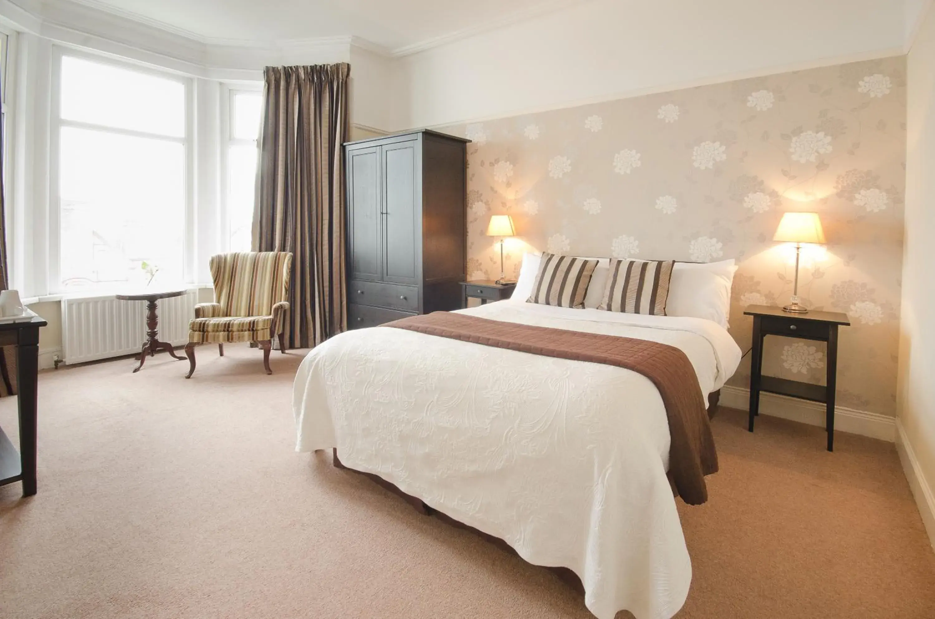 Deluxe Double Room in Ennislare House Guest Accommodation Deluxe Double Room in Ennislare House Guest Accommodation