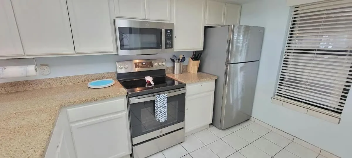 Kitchen or kitchenette in Saida Towers II #104