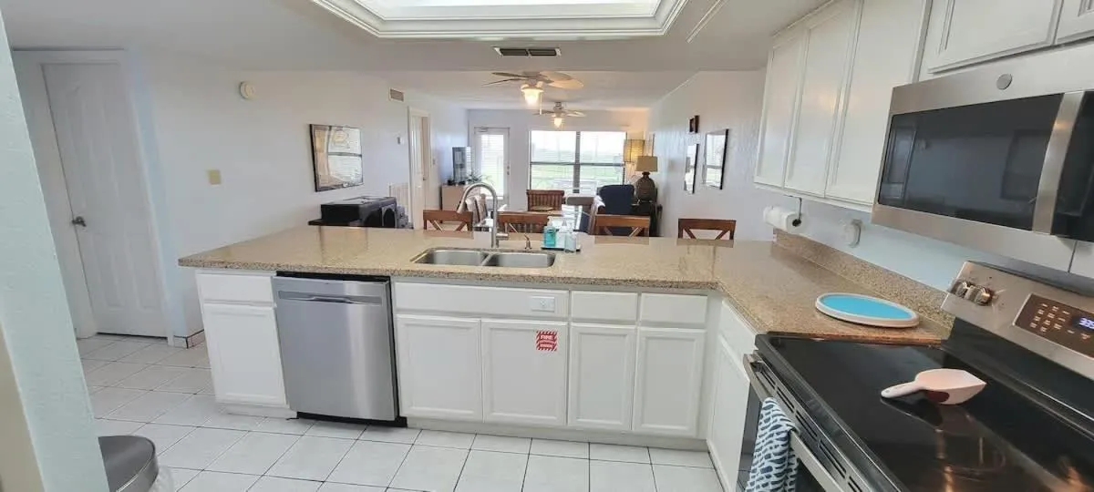 Kitchen or kitchenette in Saida Towers II #104